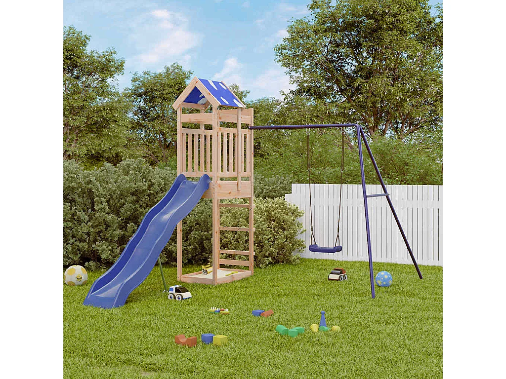 Parque infantil exterior fabricado en madera maciza de pino