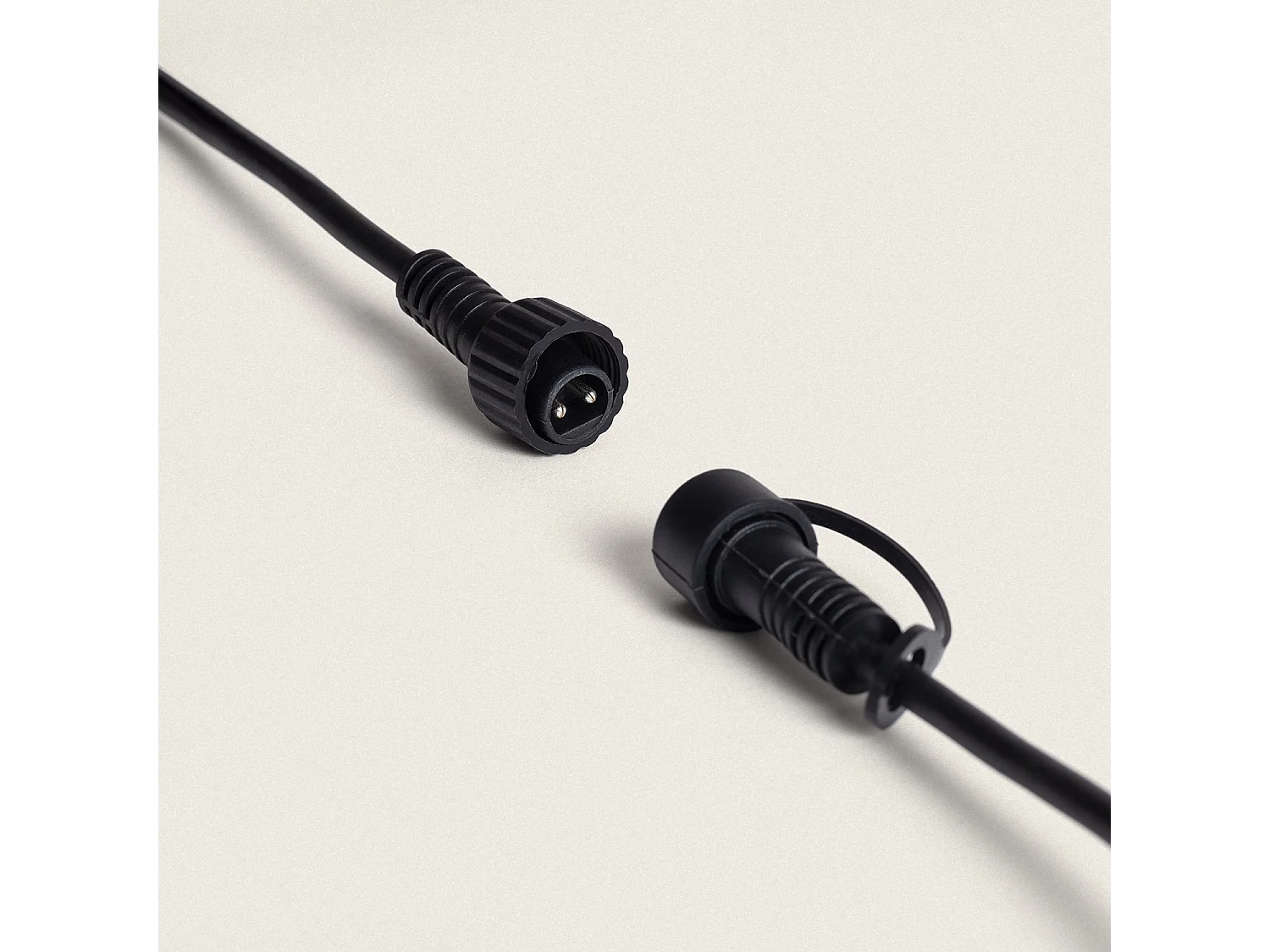 Kit Guirnalda Luces Exterior 5m Negro + 5 Bombillas Filamento LED E27 24V Negro
