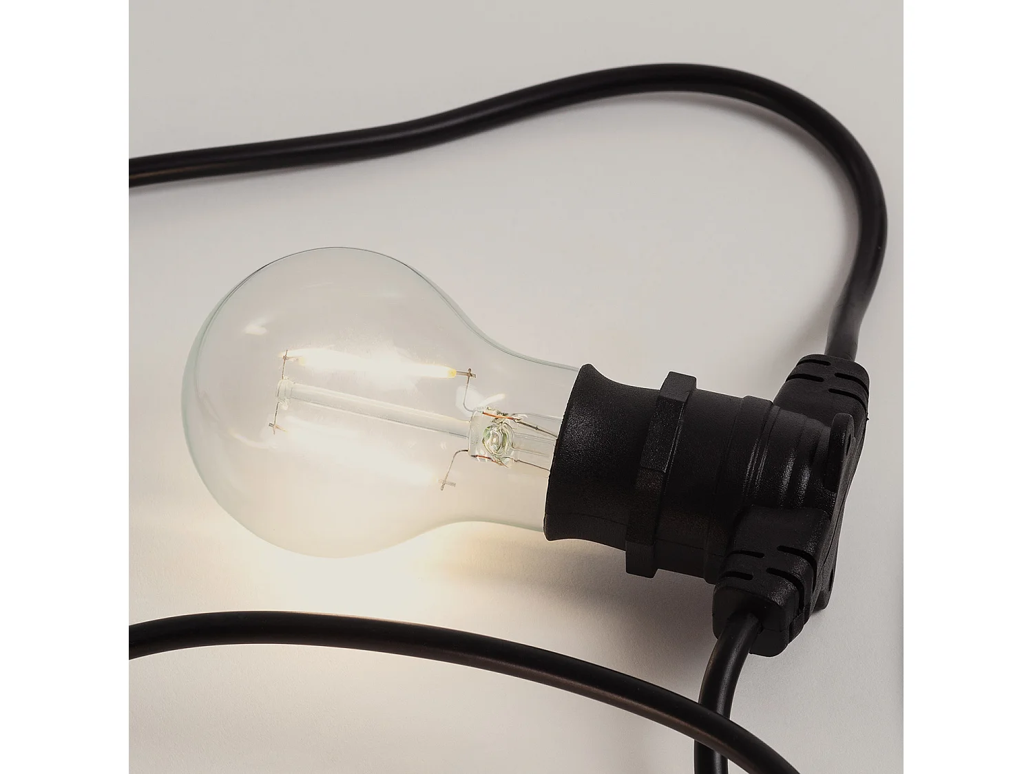 Kit Guirlande Lumineuse Extérieure IP44 10m Noire + 10 Ampoules Filament LED B22 2W A60 4000K Blanc neutre