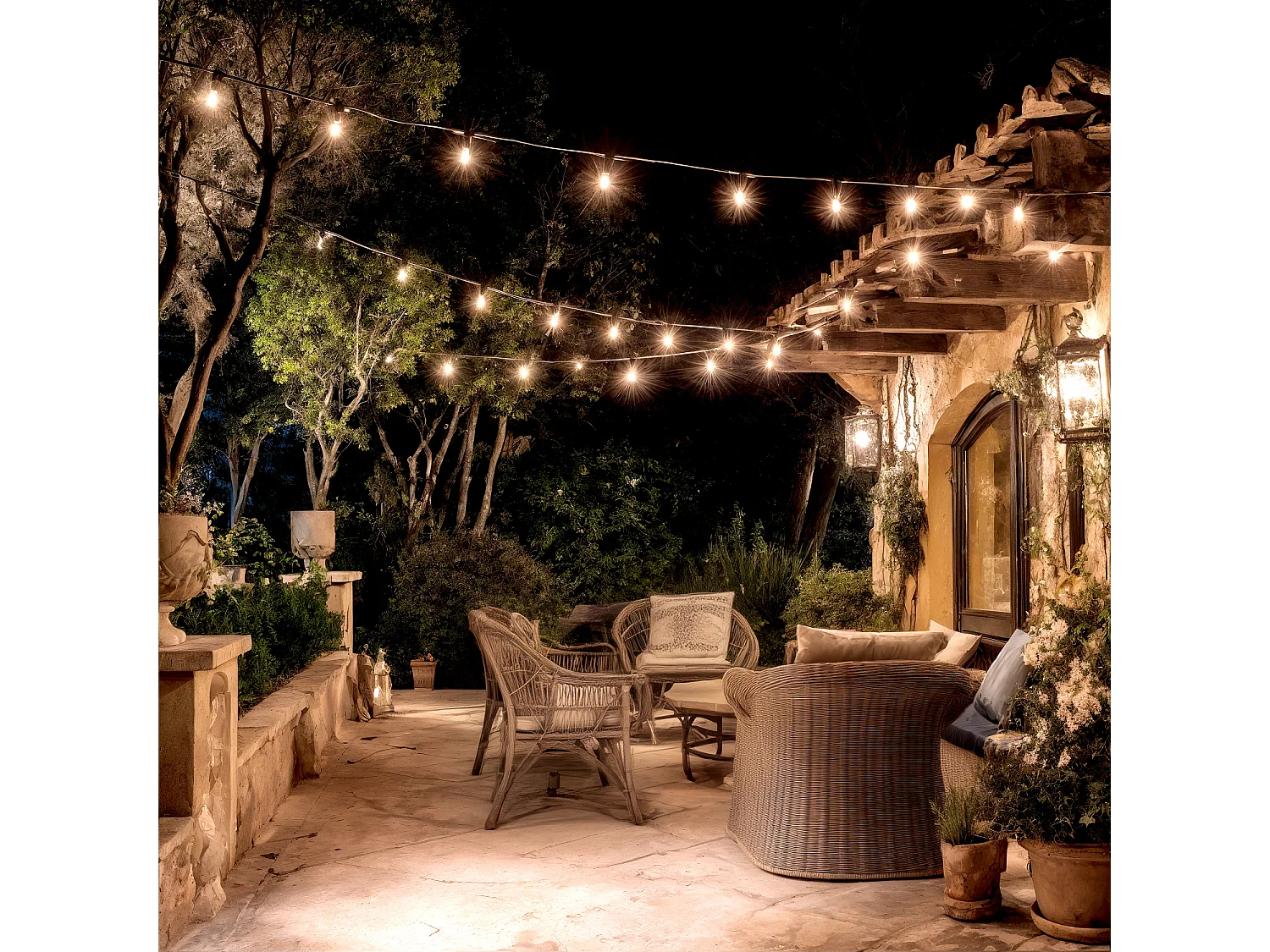 Guirnalda Exterior con Bombillas LED B22 Filamento G95 10m IP44 Negro 4000K Blanco Neutro