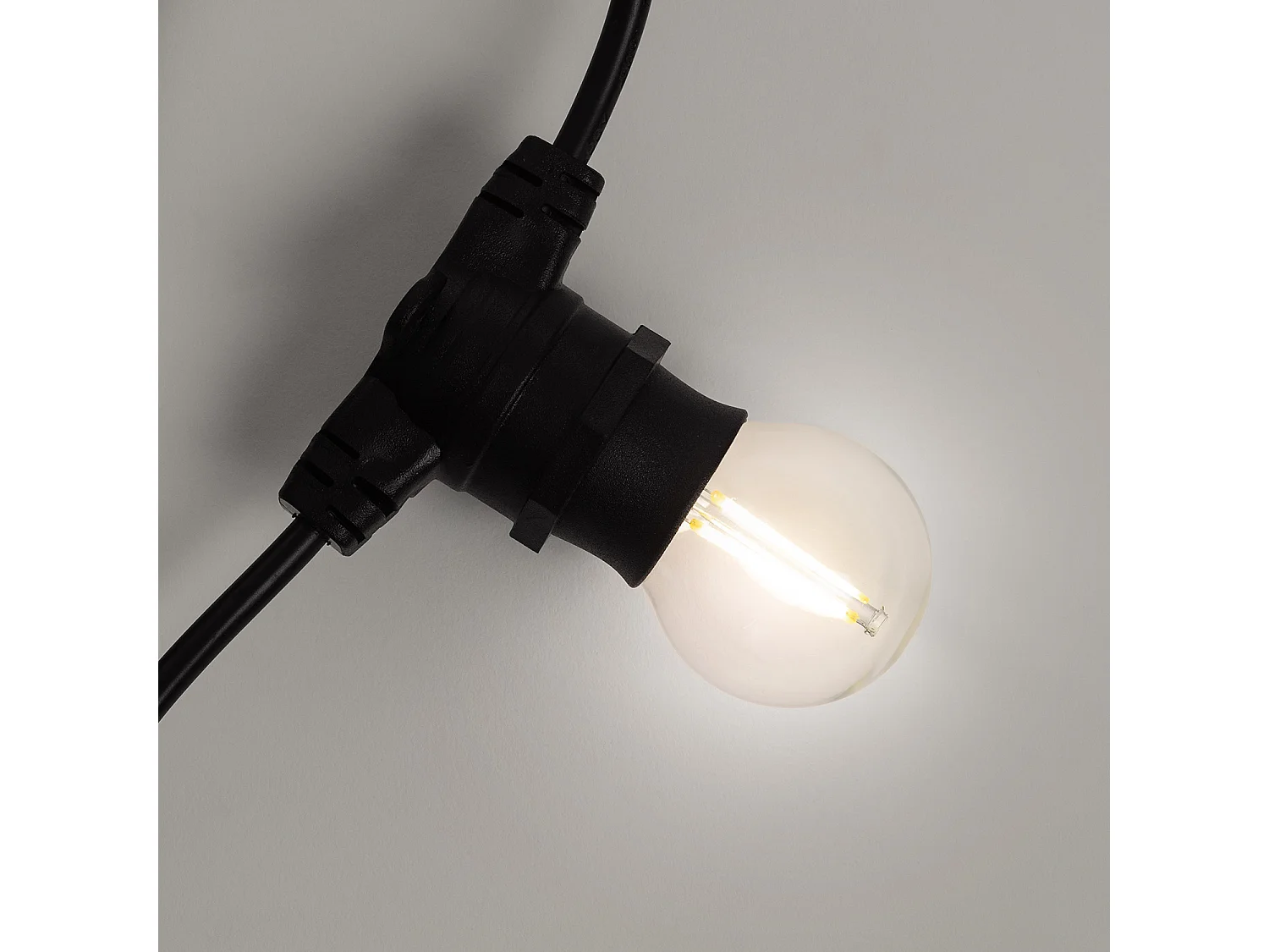 Kit Ghirlanda Luci per Esterno IP44 5m Nero + 5 Lampadine Filamento LED B22 2W G45 4000K Bianco Naturale
