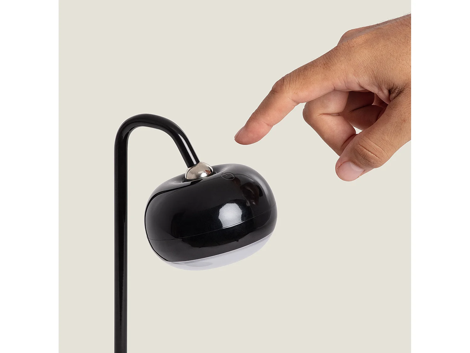 Lámpara de Mesa Metal LED 3W con Batería Recargable USB Tunja Negro