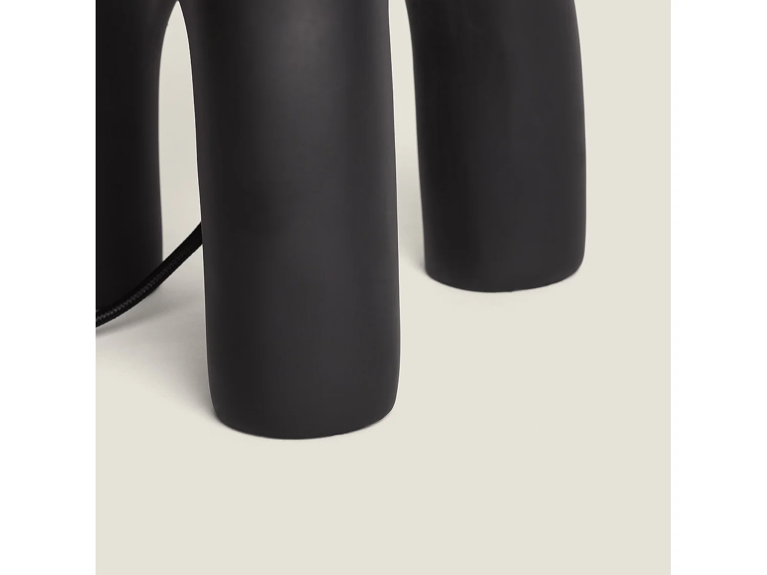 Lámpara de Mesa Papel Trenzado y Resina Otilia Negro