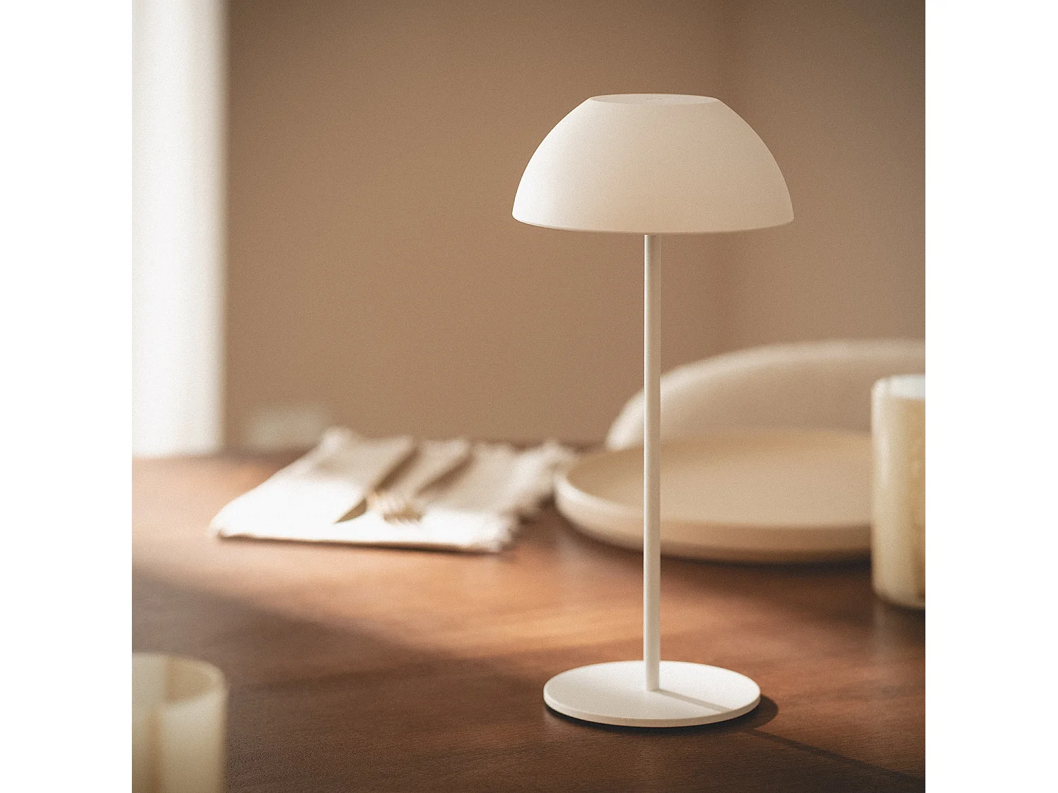 Lámpara de Mesa LED Portátil Exterior con Batería USB Recargable Mugla Blanco