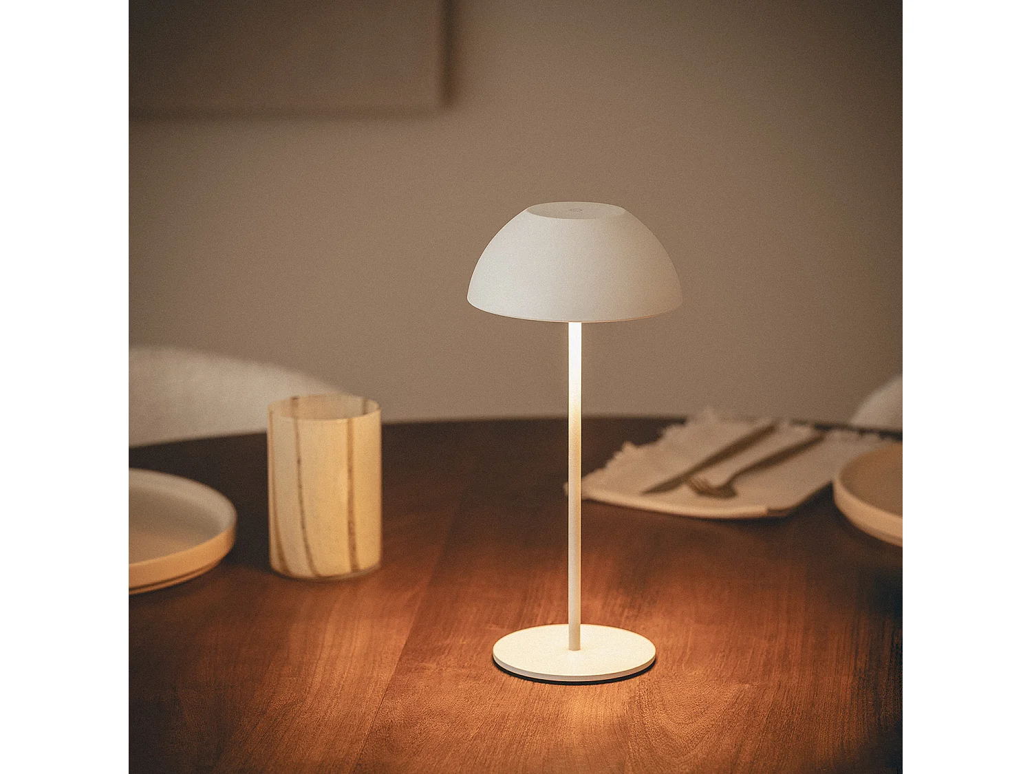 Lámpara de Mesa LED Portátil Exterior con Batería USB Recargable Mugla Blanco