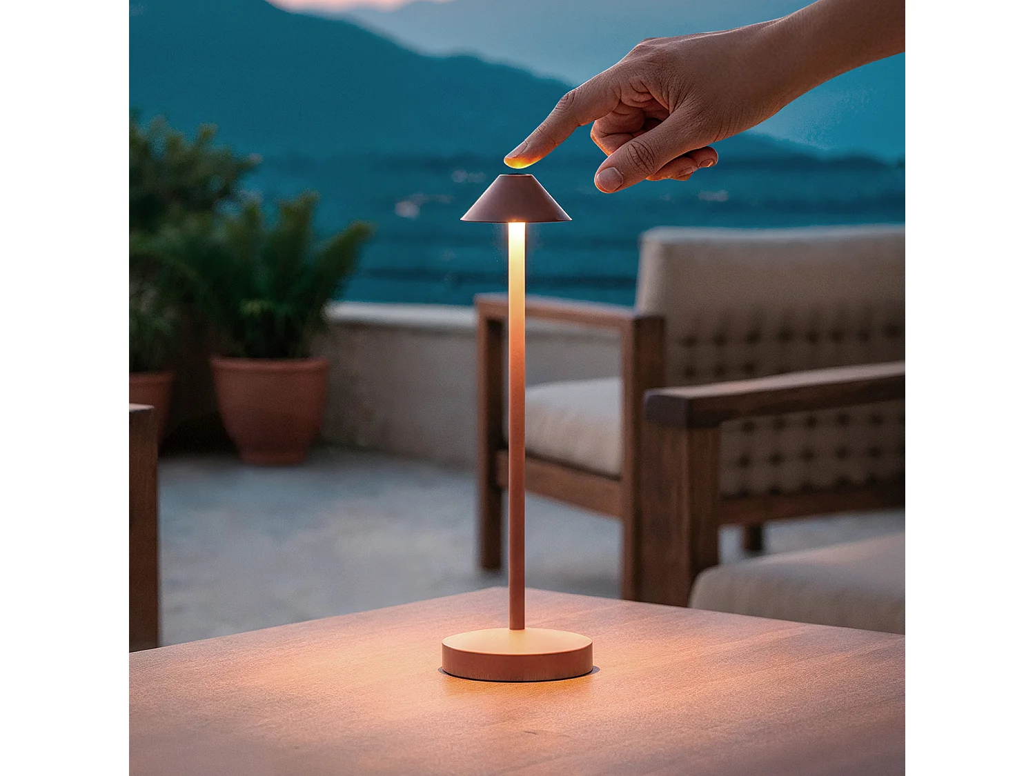 Lampe à Poser LED Portable Extérieure Métal avec Batterie Rechargeable Magatzi Terre cuite