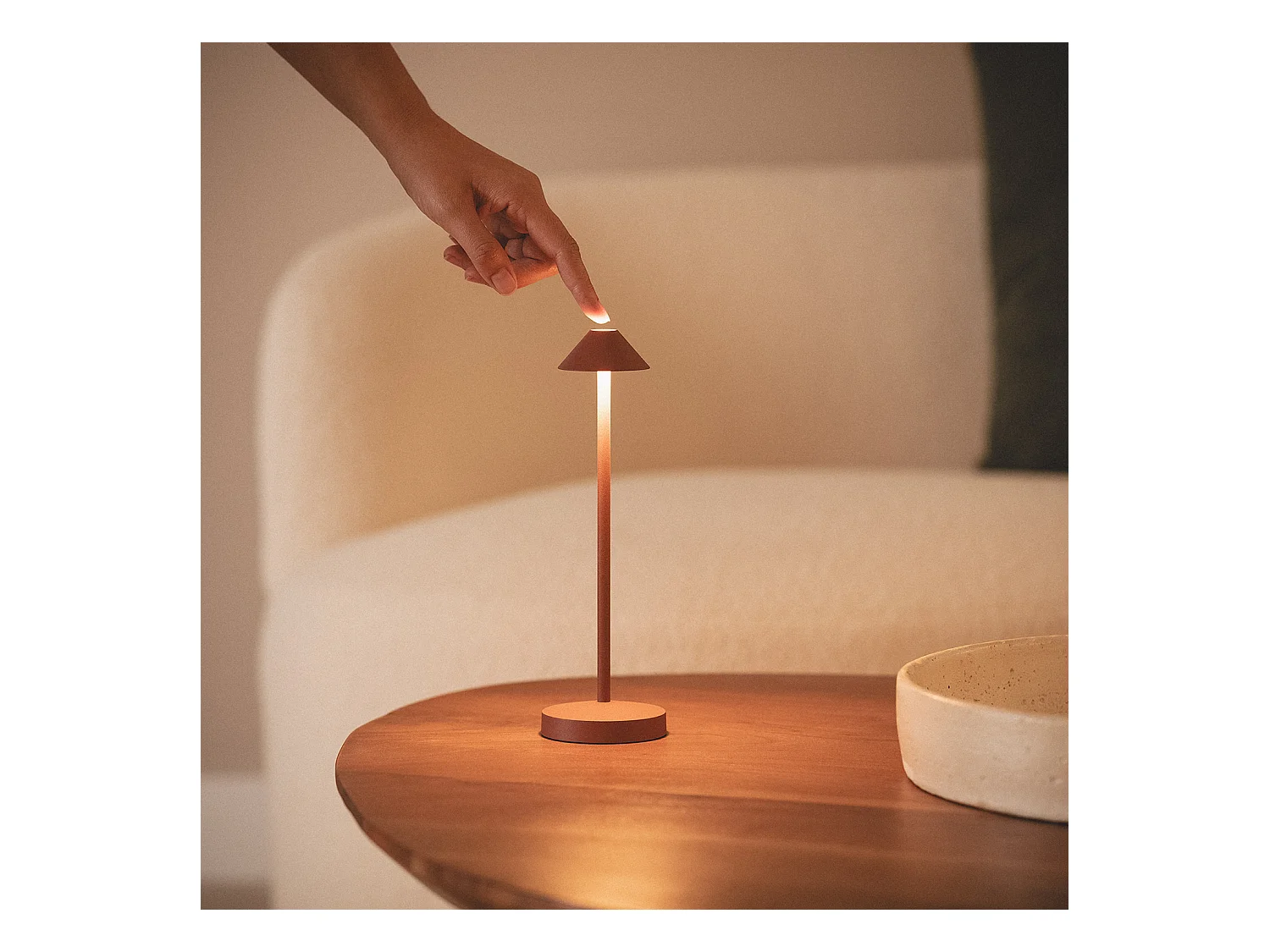 Lampada da Tavolo LED Portatile per Esterno Metallo con Batteria Ricaricabile Magatzi Terracotta