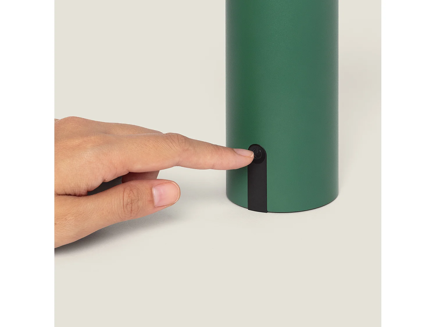 Lampe à poser LED portable extérieur métal avec batterie rechargeable Katse Vert