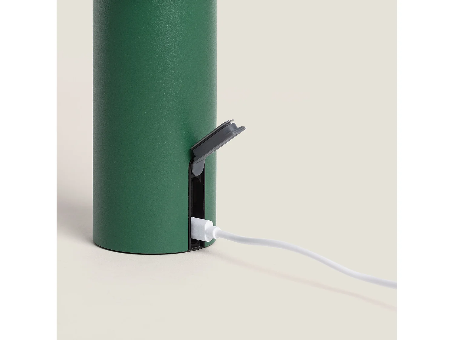 Lampe à poser LED portable extérieur métal avec batterie rechargeable Katse Vert