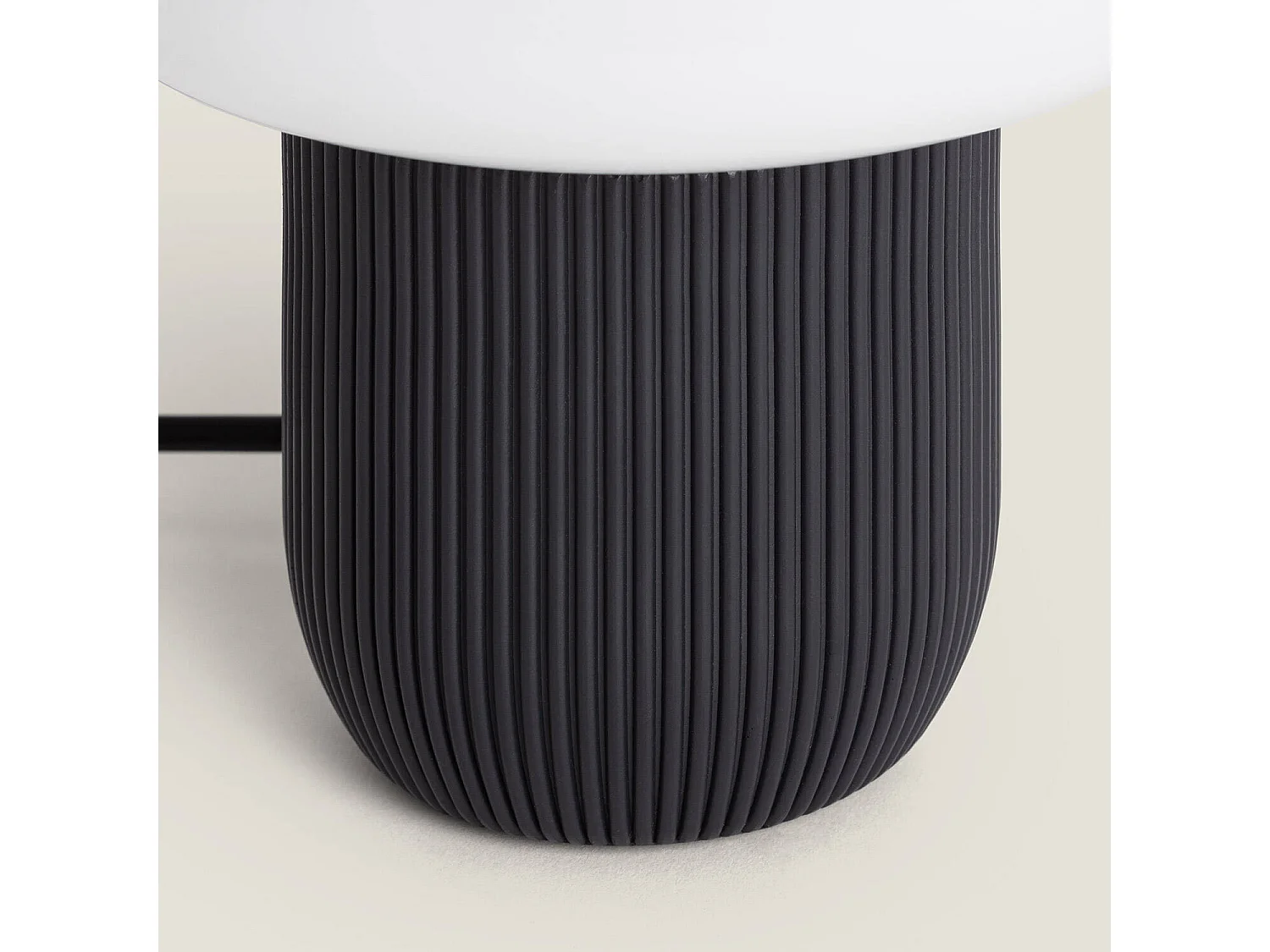 Lámpara de Mesa Resina Nacune Negro