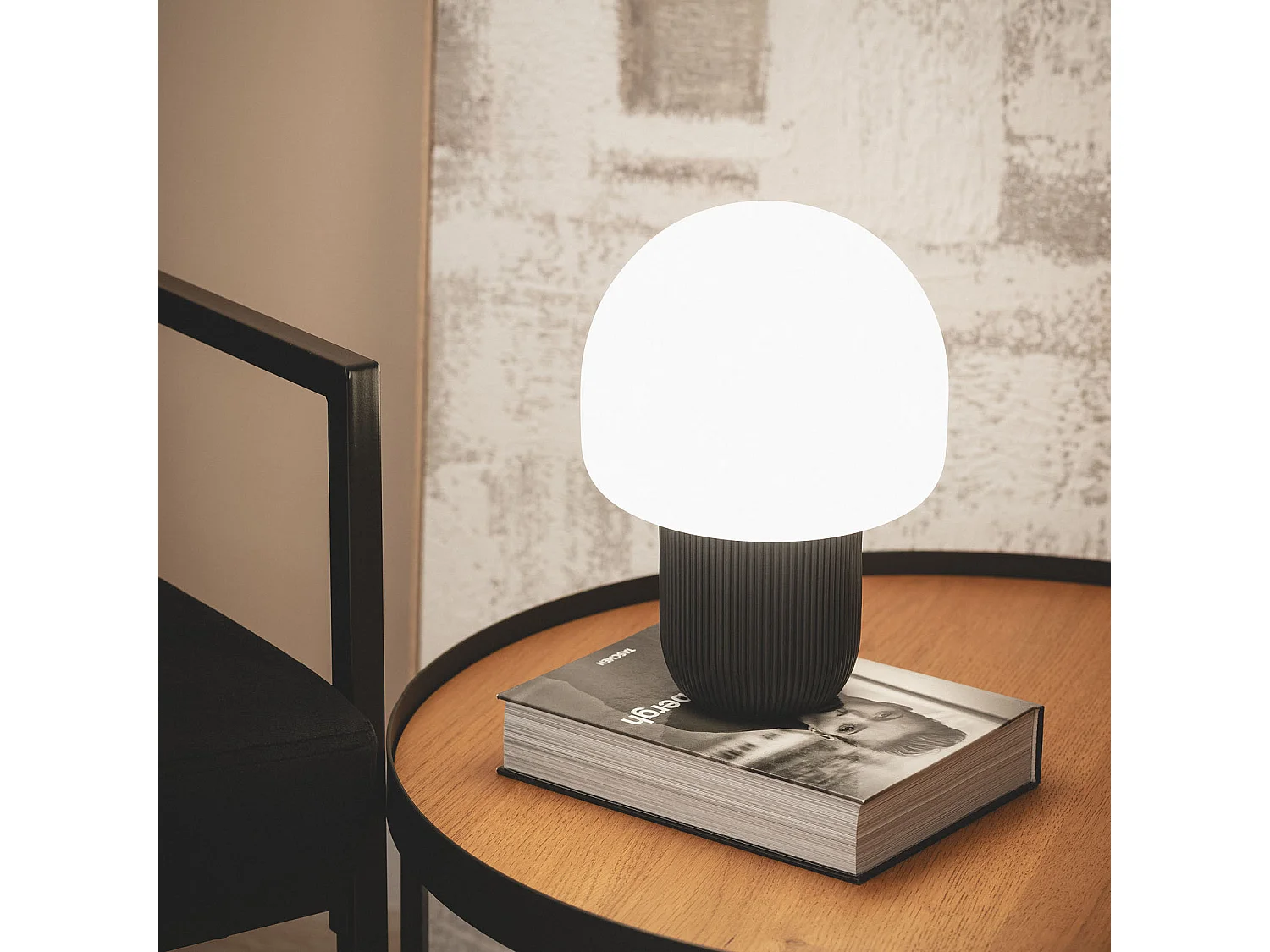 Lampe à Poser Résine Nacune Noir