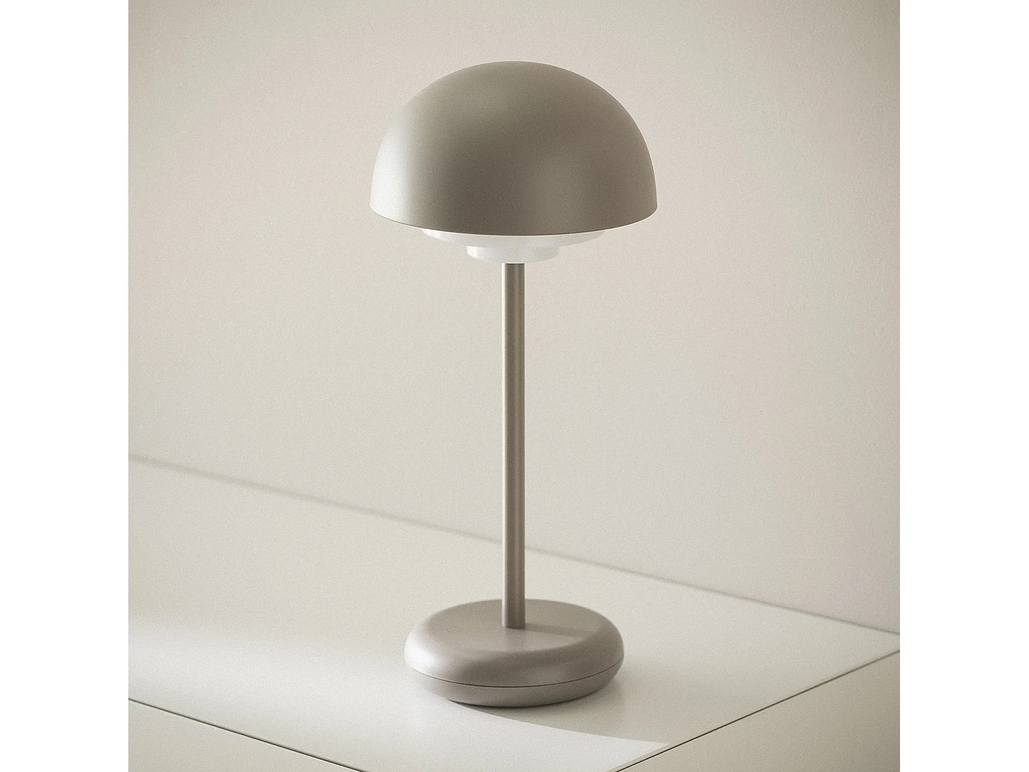 Lampada da Tavolo LED 2W Portatile con Batteria USB Ricaricabile Galdan Tortora