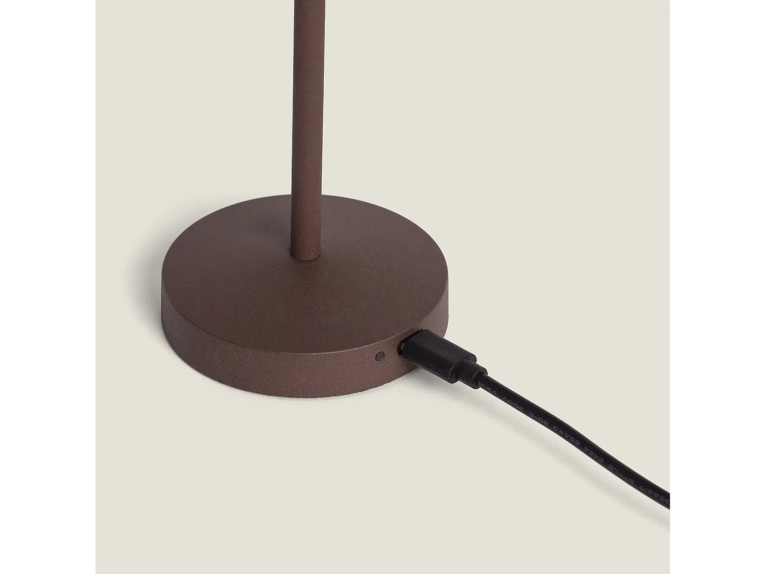 Lampe à Poser LED Portable Extérieure Métal avec Batterie Rechargeable Pirinoa Brun