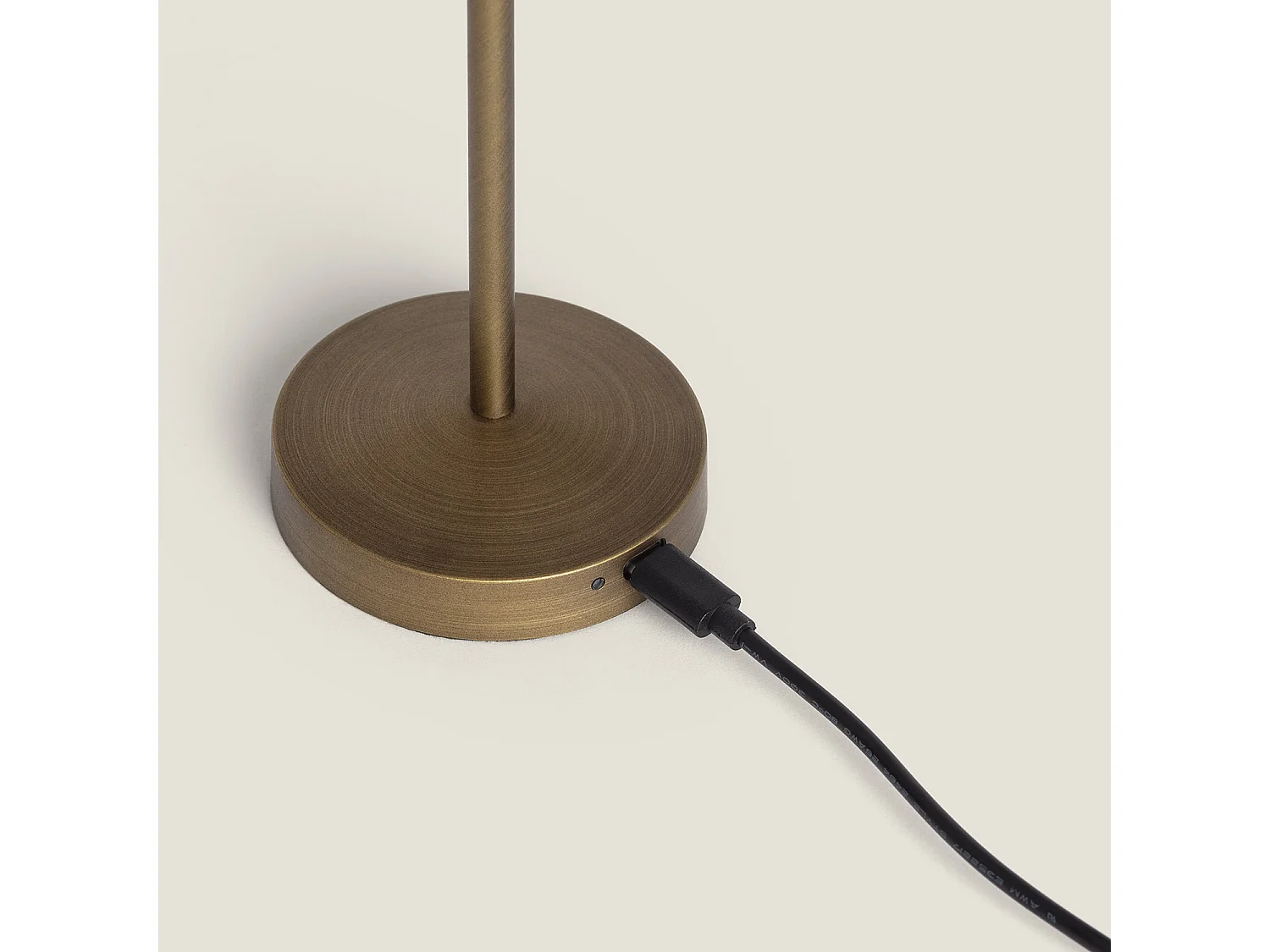 Lampe à Poser LED Portable Extérieure Métal avec Batterie Rechargeable Magatzi Laiton