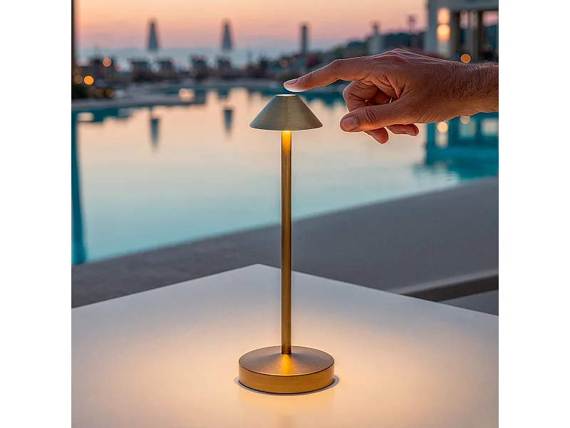 Lampe à Poser LED Portable Extérieure Métal avec Batterie Rechargeable Magatzi Laiton