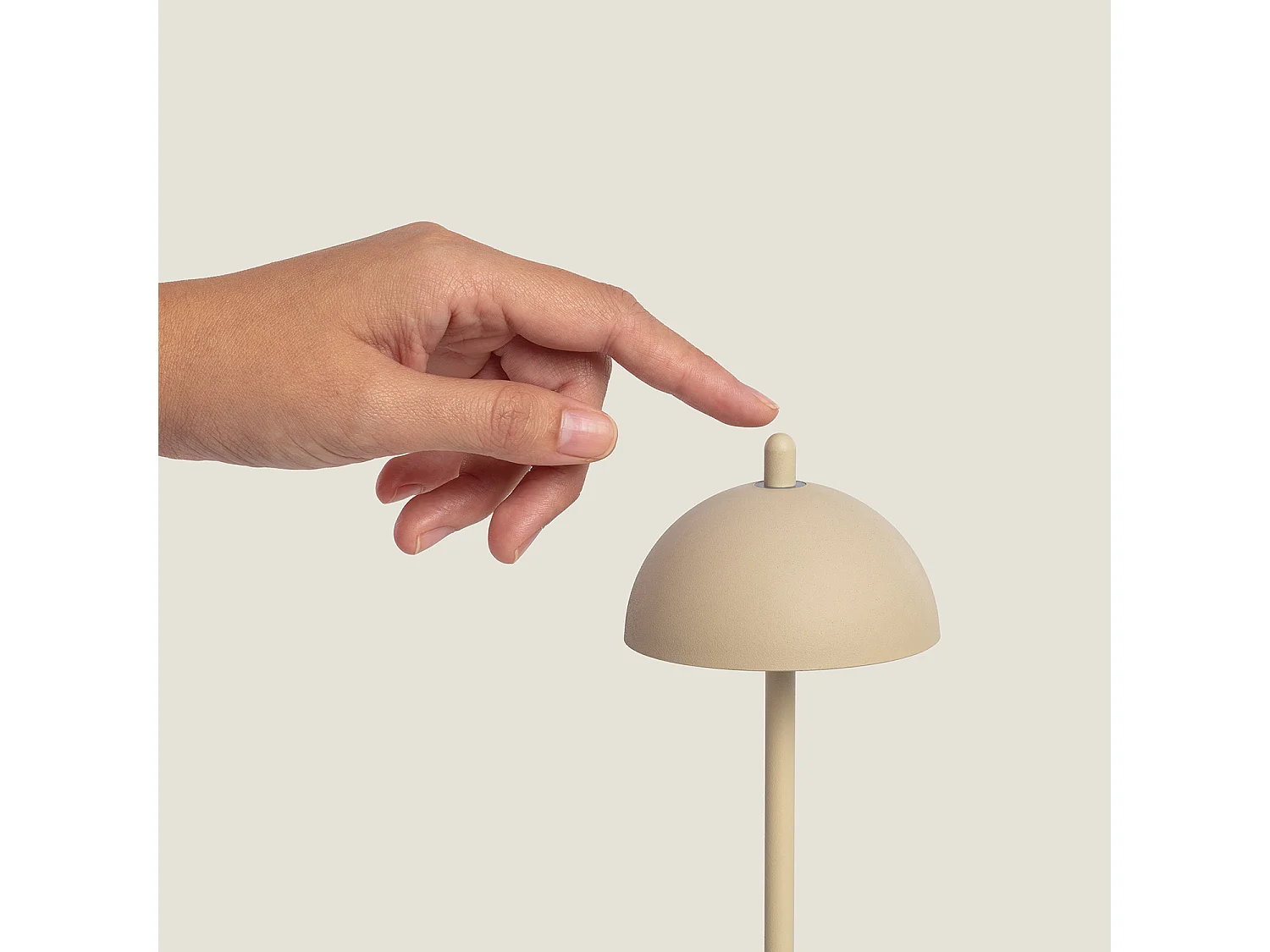 Lampe à Poser LED Portable Extérieure Métal avec Batterie Rechargeable Pirinoa Beige