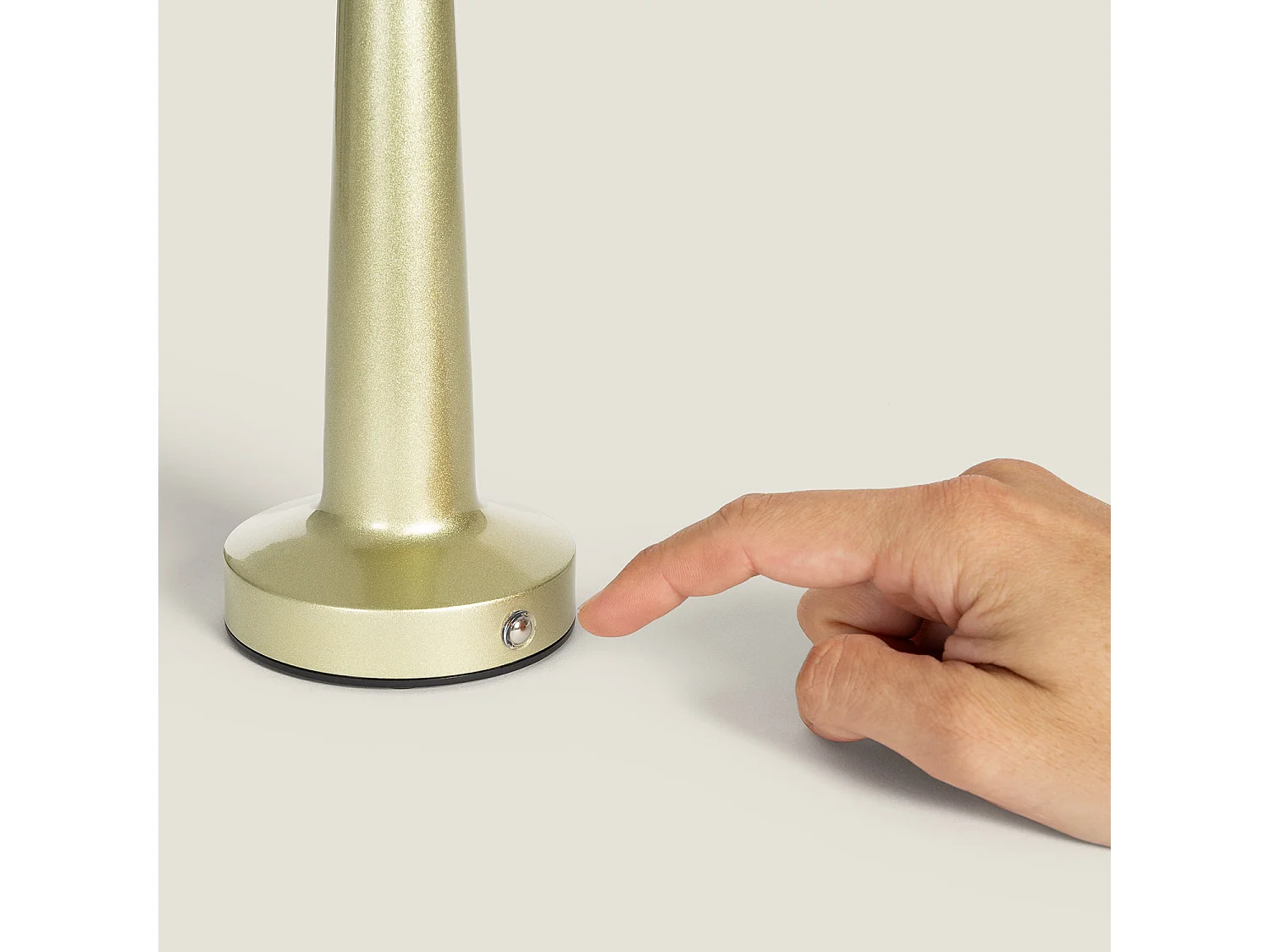 Lampe à Poser LED Portable avec Batterie USB Rechargeable Orsha Doré