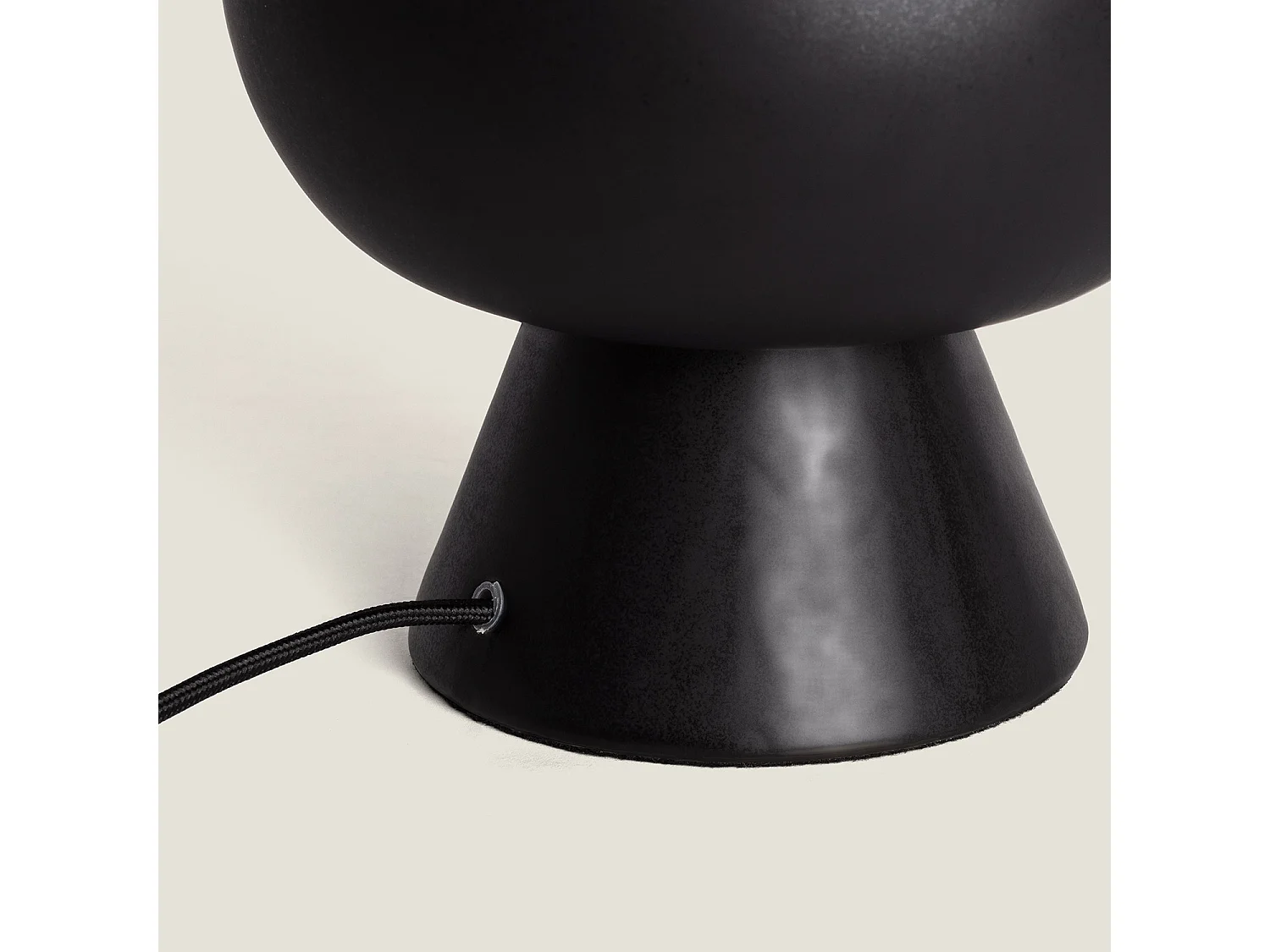 Lámpara de Mesa Cerámica y Lino Amabel