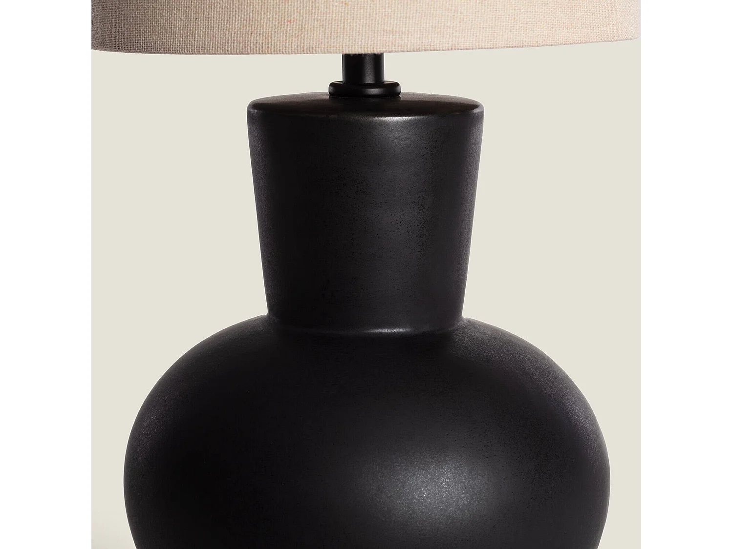 Lámpara de Mesa Cerámica y Lino Amabel