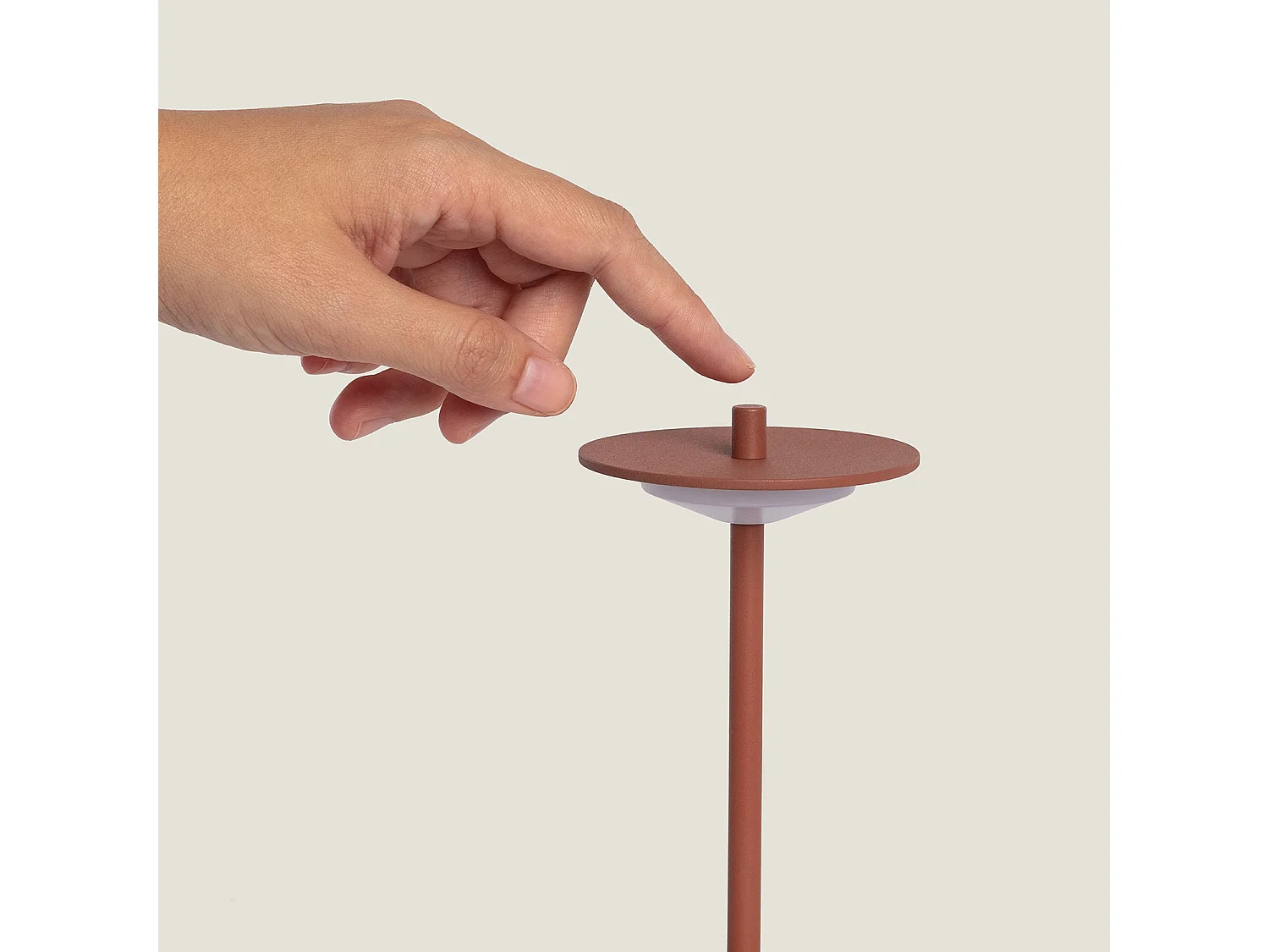 Lampada da Tavolo LED Portatile per Esterni Metallo con Batteria USB Ricaricabile Estepona Terracotta