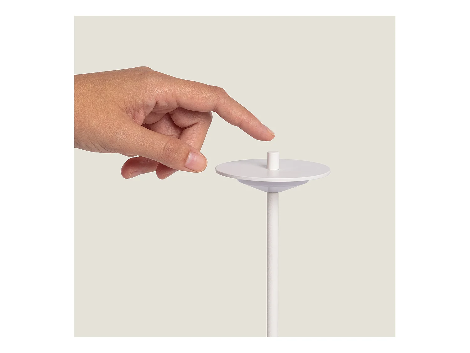 Lampe à Poser LED Portable Extérieure Métal avec Batterie Rechargeable Estepona Terre cuite