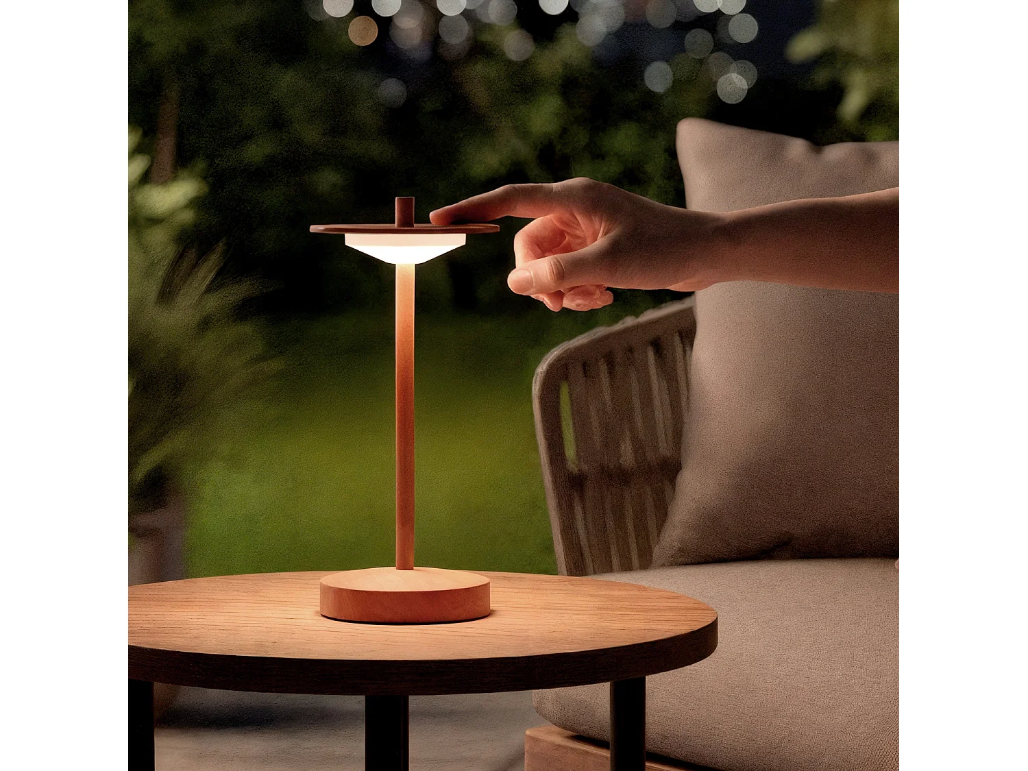 Lampada da Tavolo LED Portatile per Esterni Metallo con Batteria USB Ricaricabile Estepona Terracotta