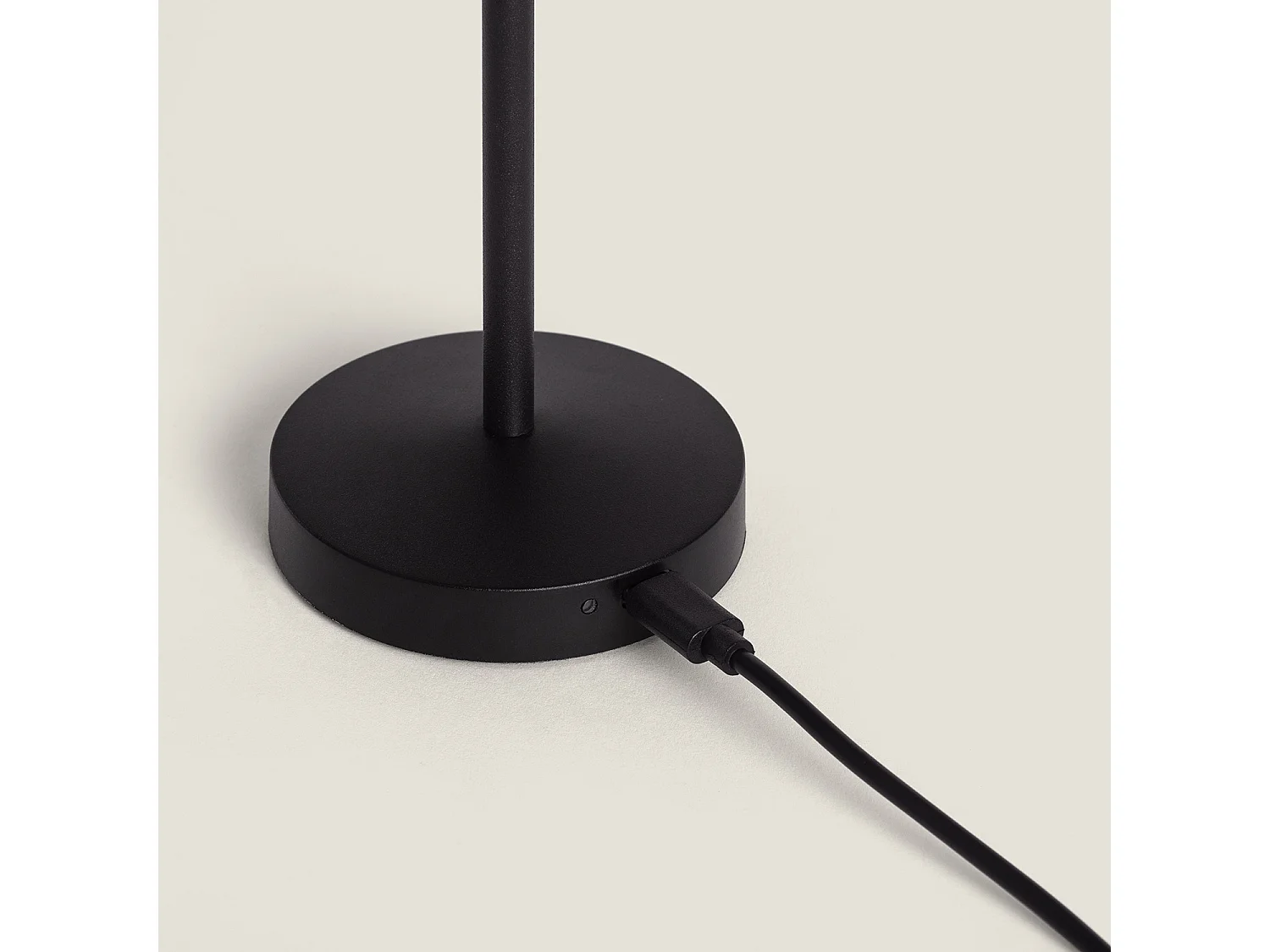 Lámpara de Mesa LED Portátil para Exterior Metal con Batería Recargable Lendora Smoke Negro