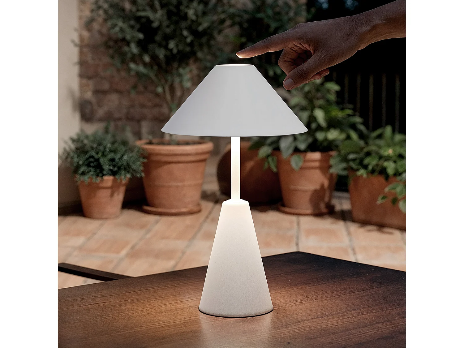 Lámpara de Mesa LED Portátil para Exterior Metal con Batería Recargable Chamle Blanco