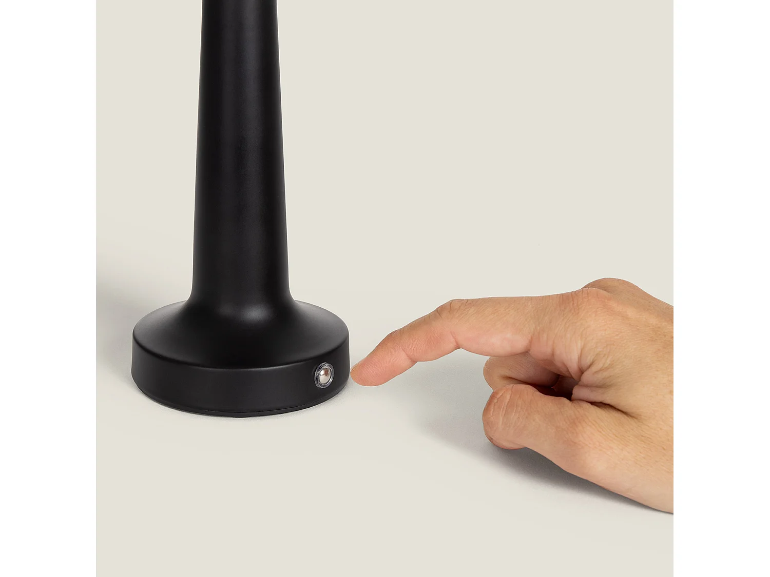 Lámpara de Mesa LED Metal Portátil con Batería USB Recargable Luliu Orsha Negro