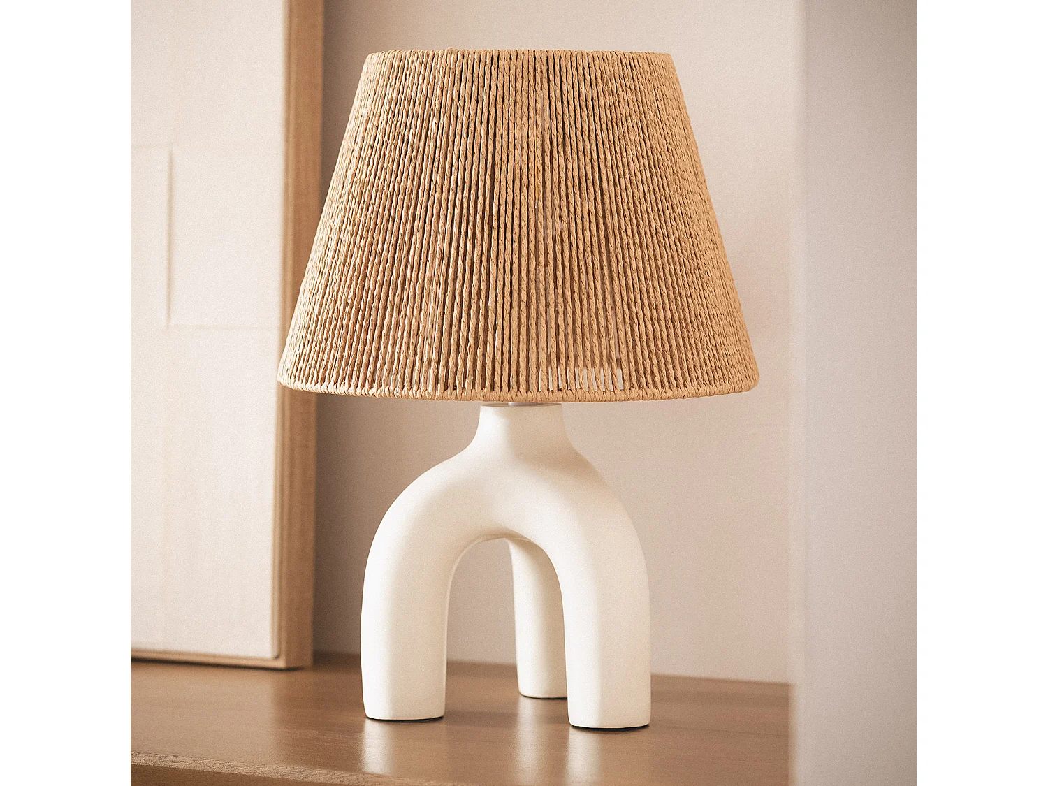 Lampe à Poser Papier Tressé et Résine Otilia  Blanc