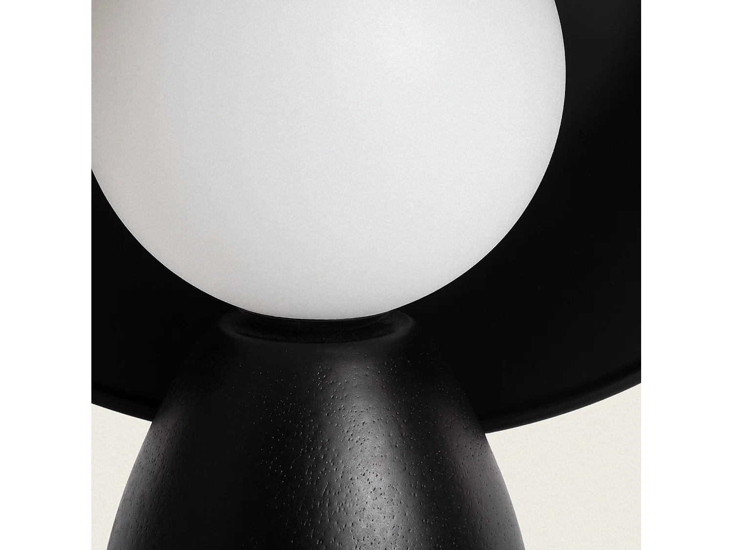 Lámpara de Mesa Madera Raisa Negro