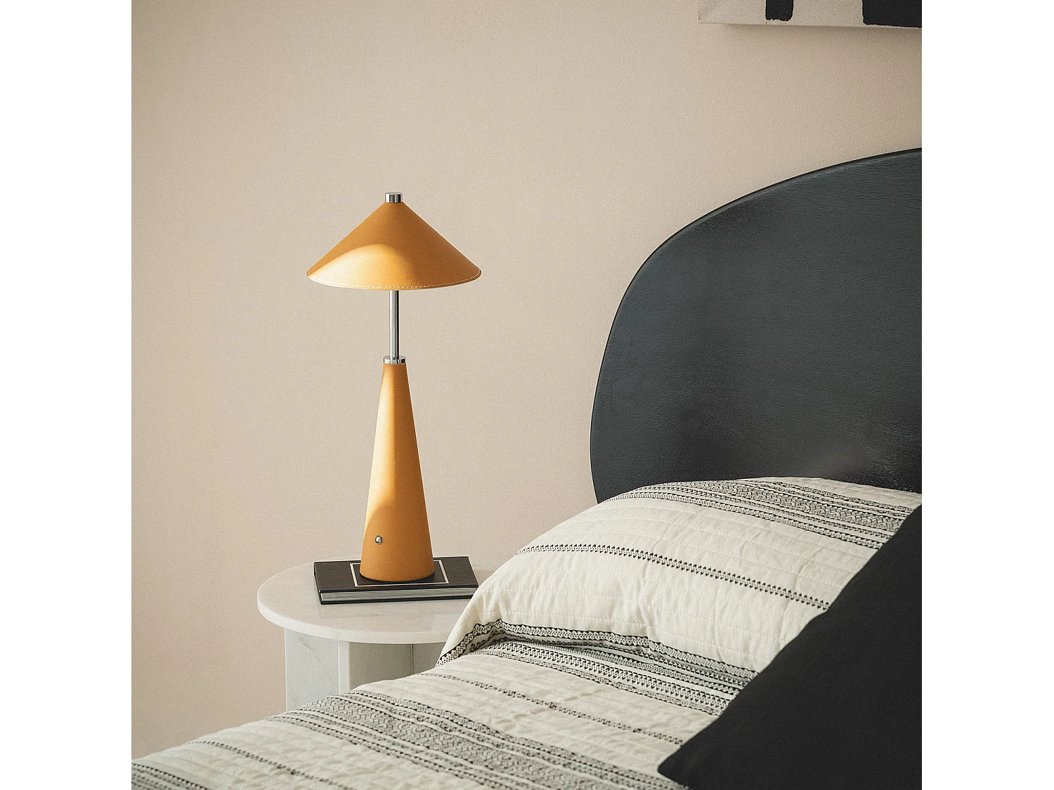 Lampe à Poser LED Portable Cuir et Métal avec Batterie USB Rechargeable Tyu Tule Jaune
