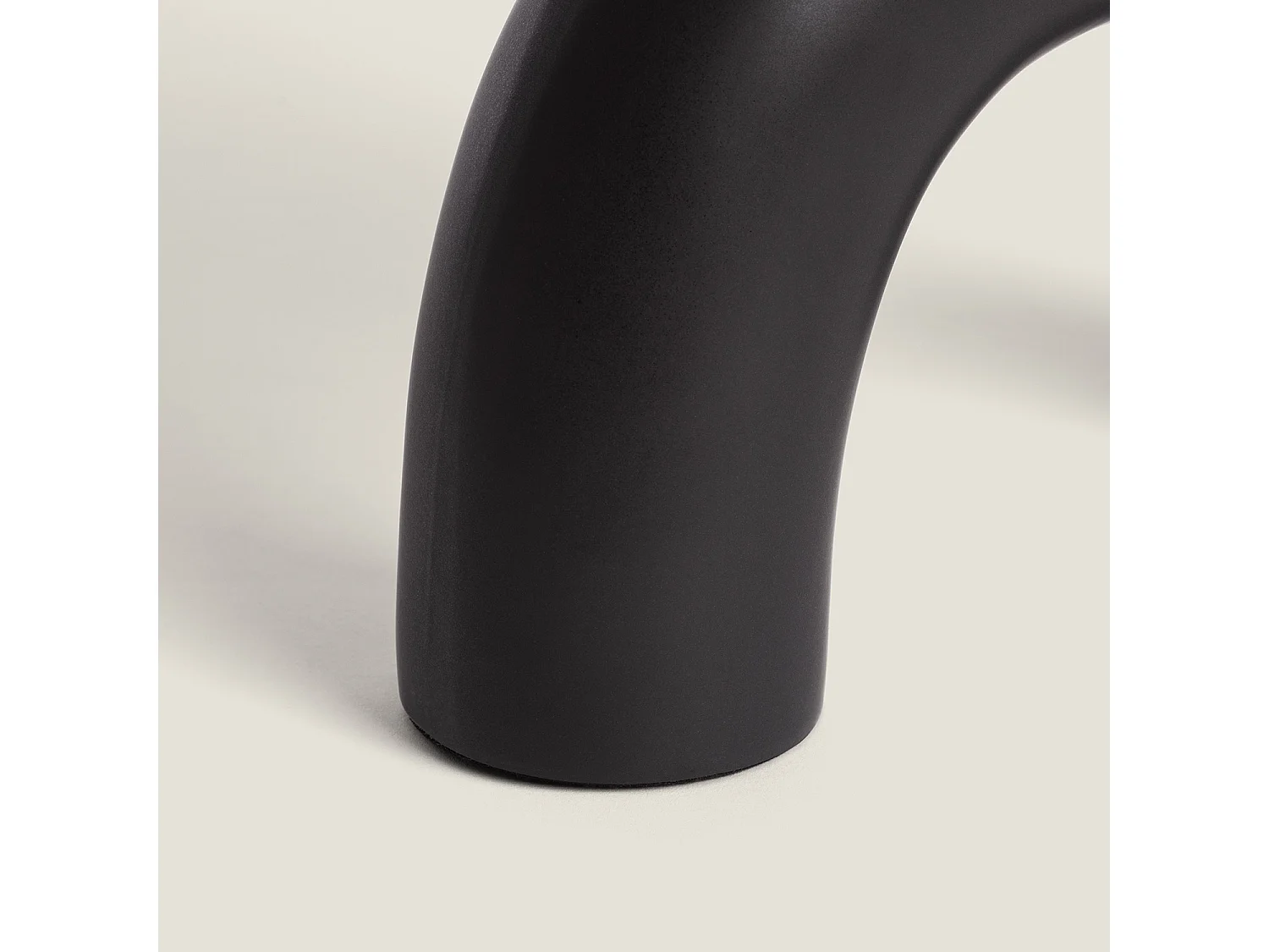 Lampada da Tavolo Ceramica e Tessuto Callie Nero