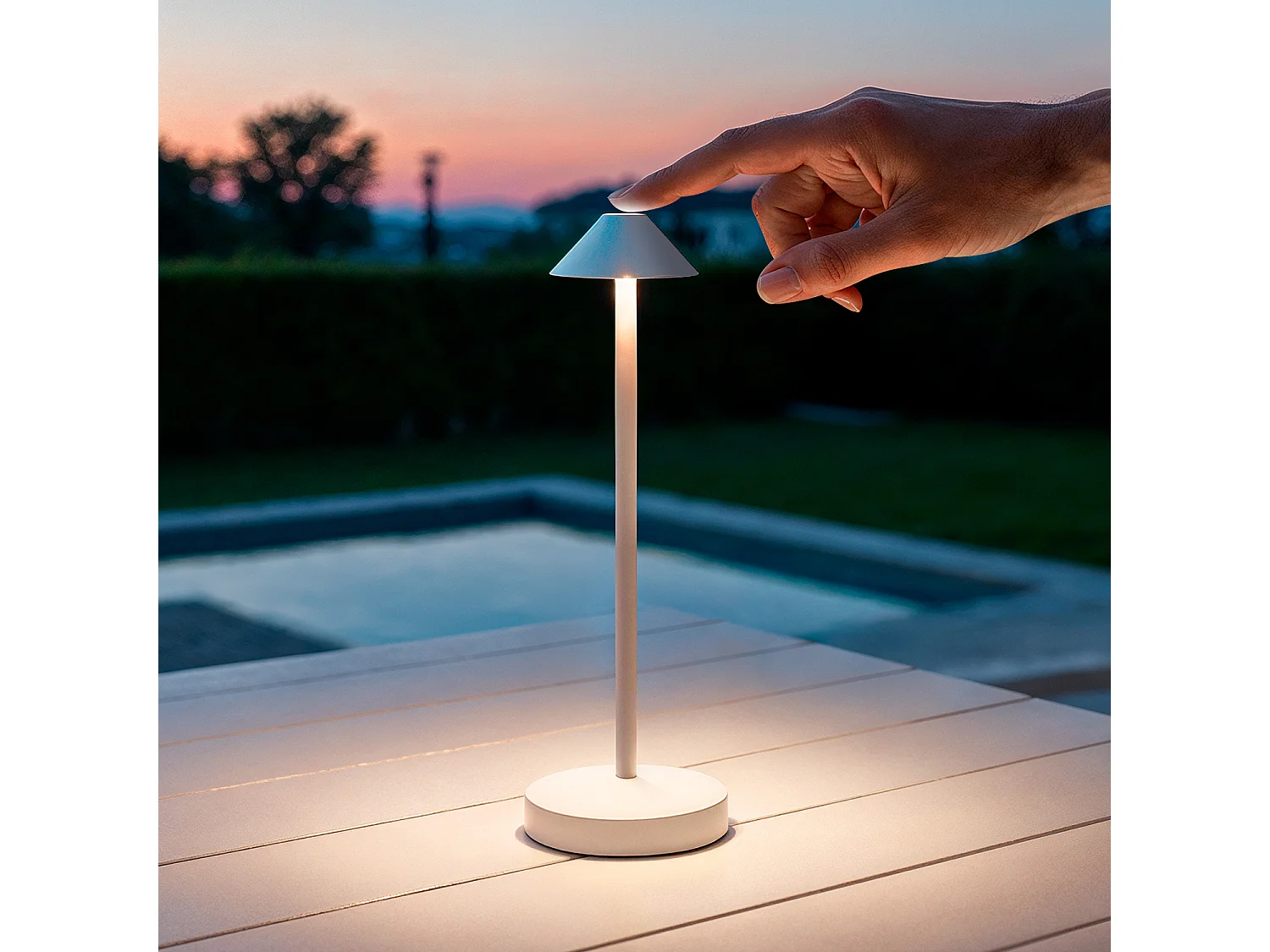 Lampe à Poser LED Portable Extérieure Métal avec Batterie Rechargeable Magatzi Blanc