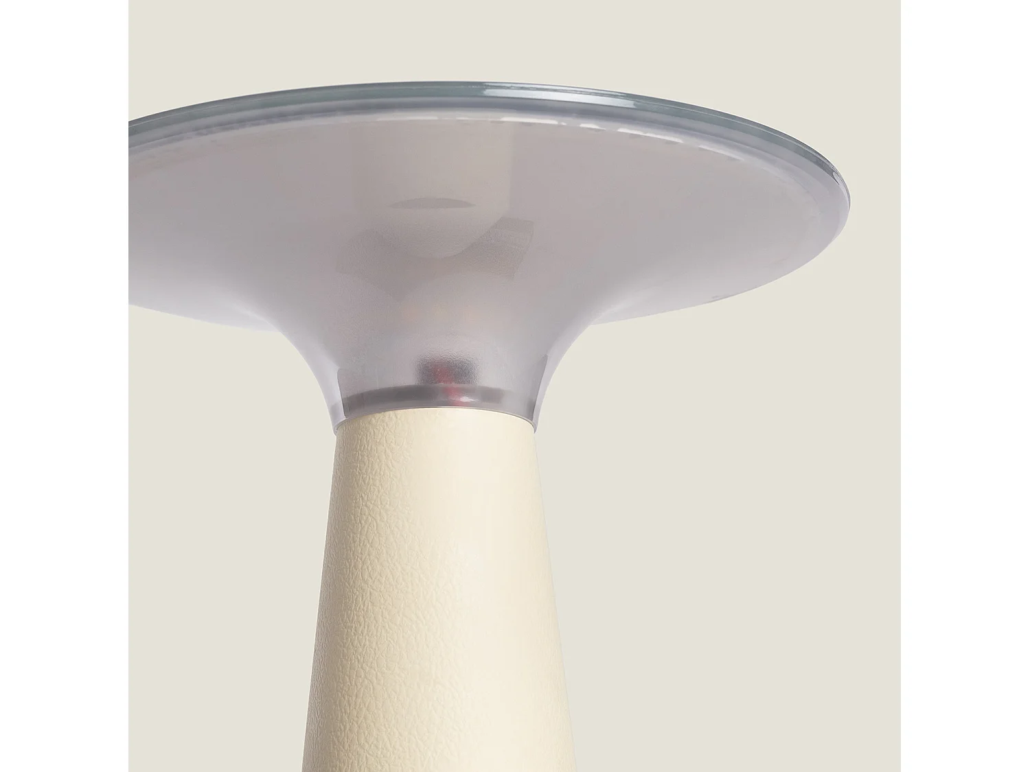 Lámpara de Mesa Solar Exterior LED Metal Portátil con Batería USB Recargable Soucha Beige