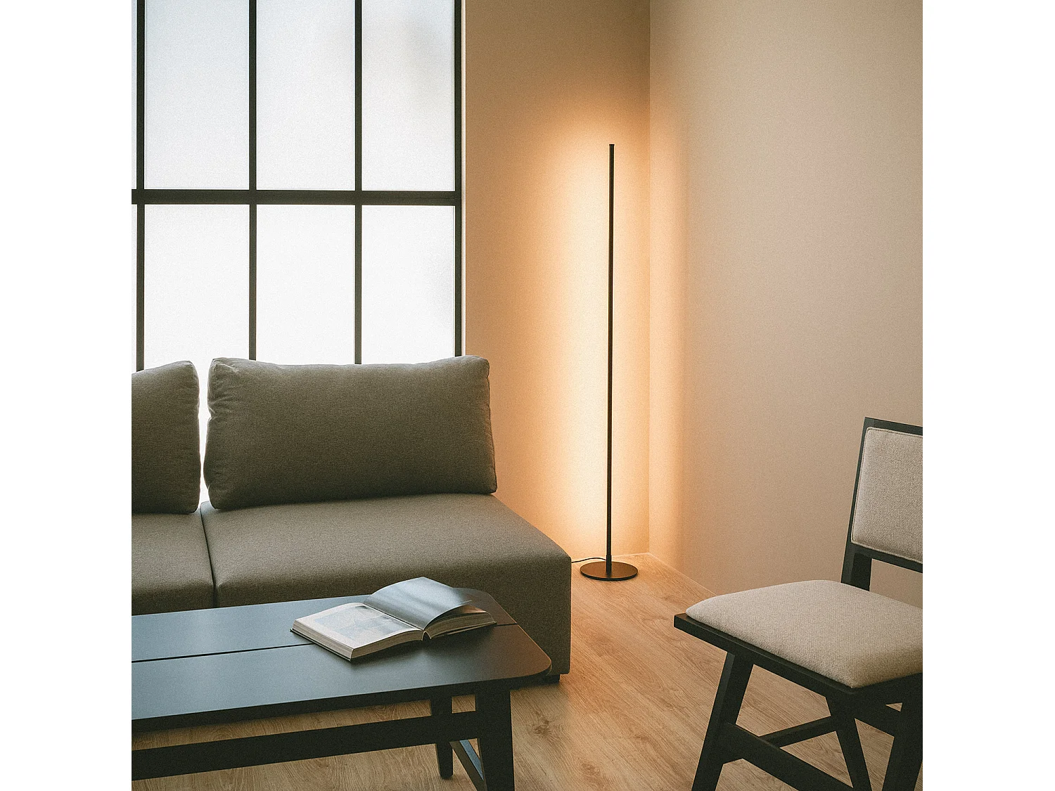 Lampadaire LED 27W Métal Meghri Noir