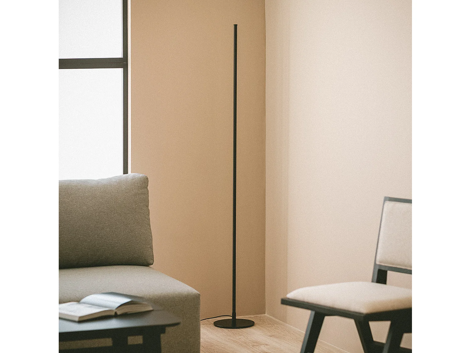 Lampadaire LED 27W Métal Meghri Noir