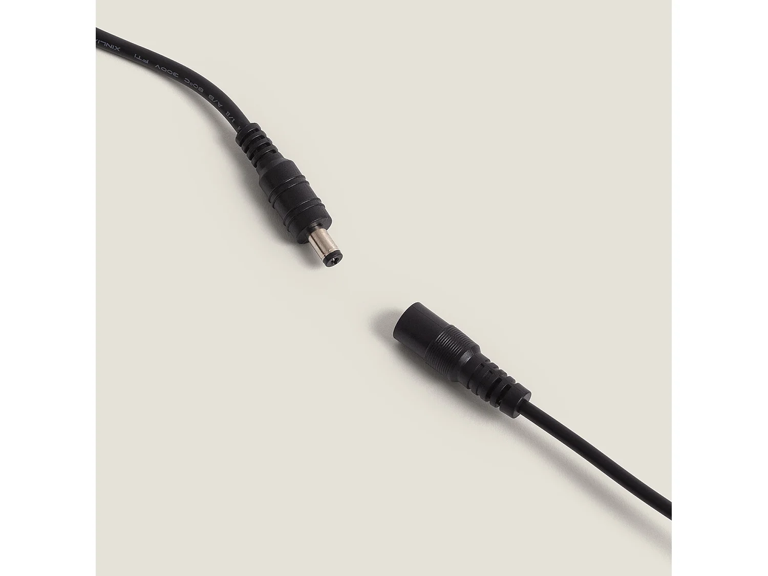 Lámpara de Pie LED 27W Aluminio Meghri Negro