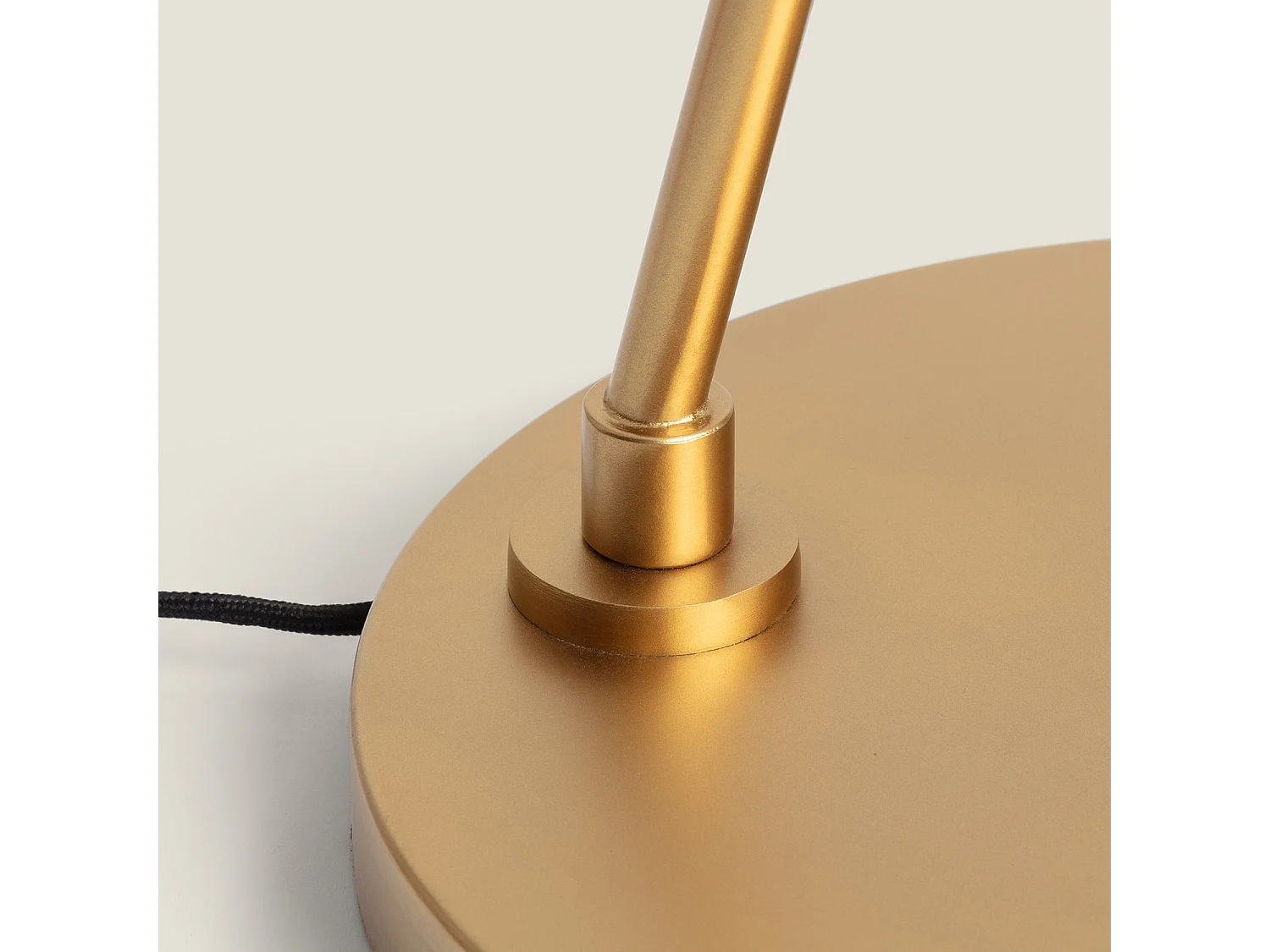 Lampada da Terra Metallo Bardney Oro