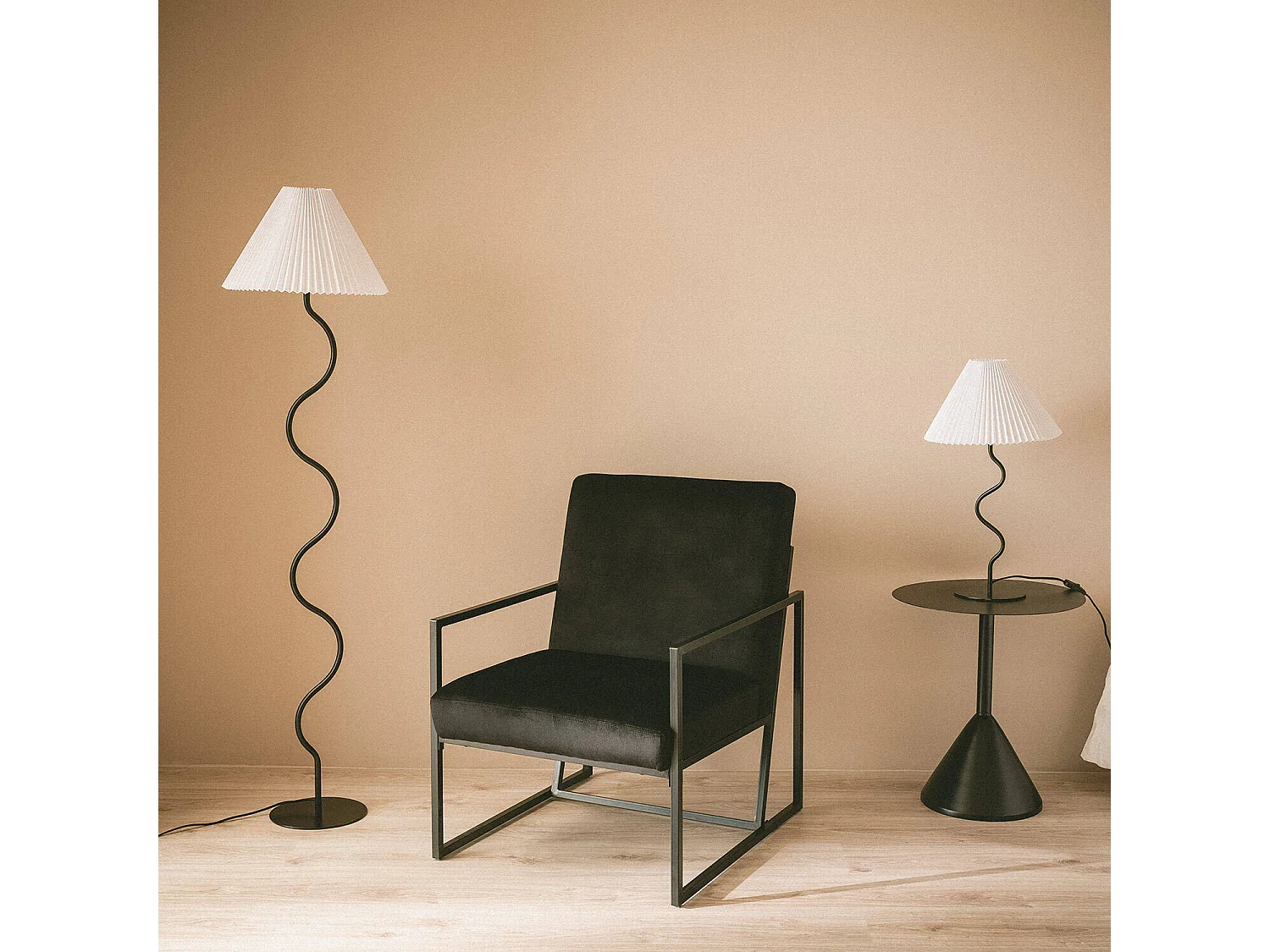 Lampada da Terra Metallo Denahi Bianco