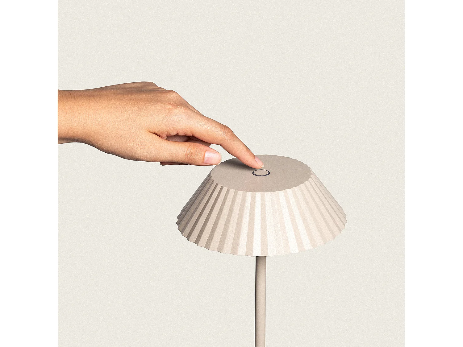 Lámpara de Pie LED Portátil Exterior con Batería USB Recargable Hoima Beige