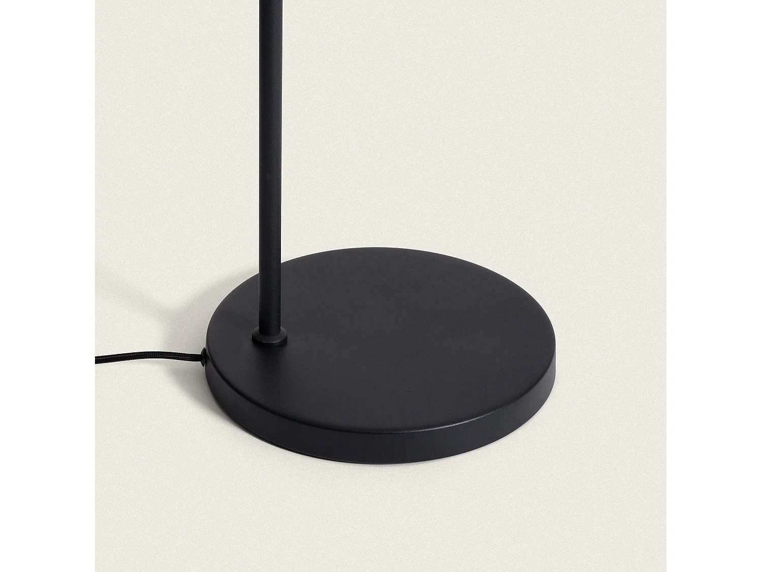 Lámpara de Pie LED 8W Metal Elise Negro