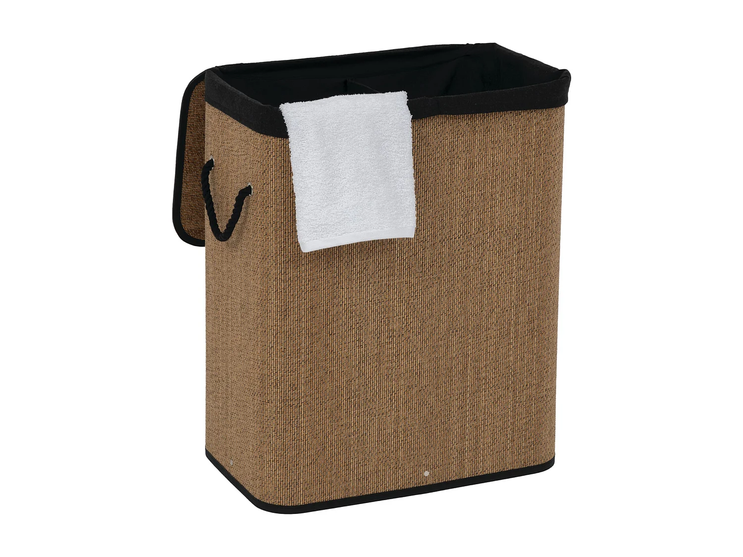 Un cesto para la ropa funcional y natural