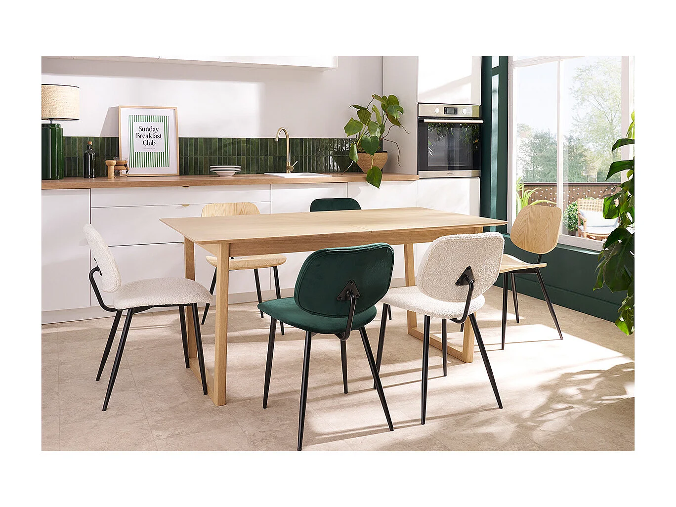 Set de 2 sillas de terciopelo verde y metal negro TOBIAS