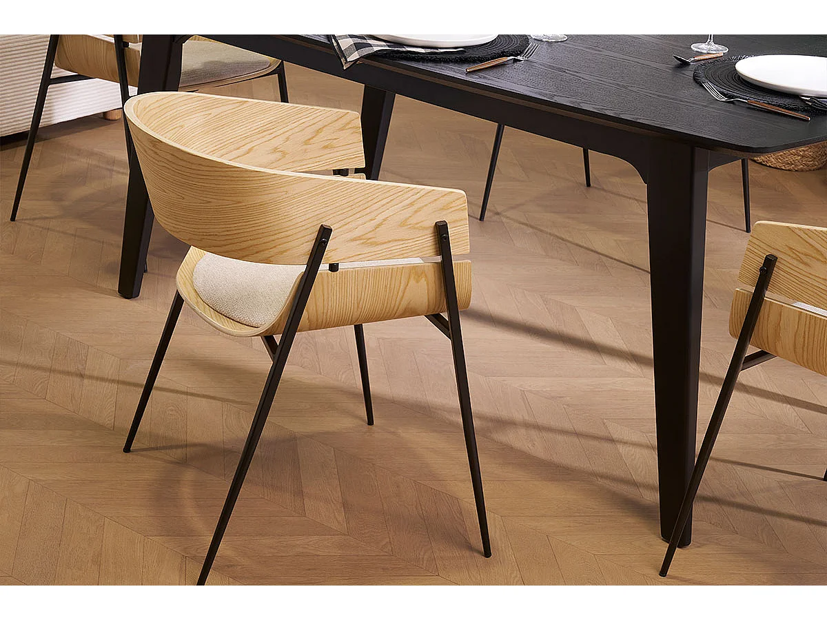 Silla de diseño negra y madera oscura WESS