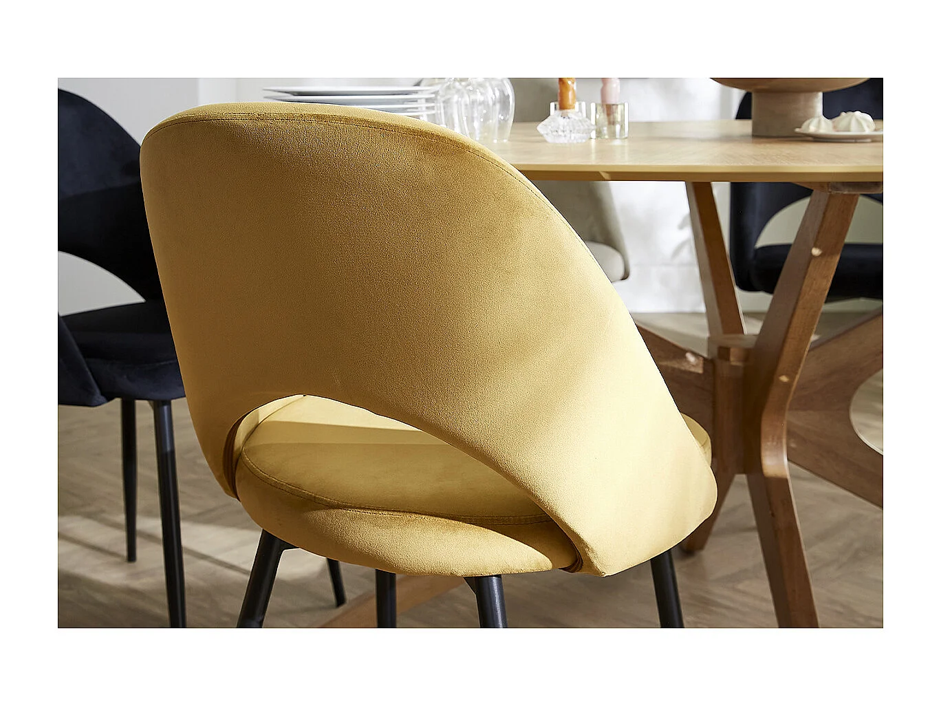 Chaises vintage en tissu velours bronze et métal noir (lot de 2) COSETTE