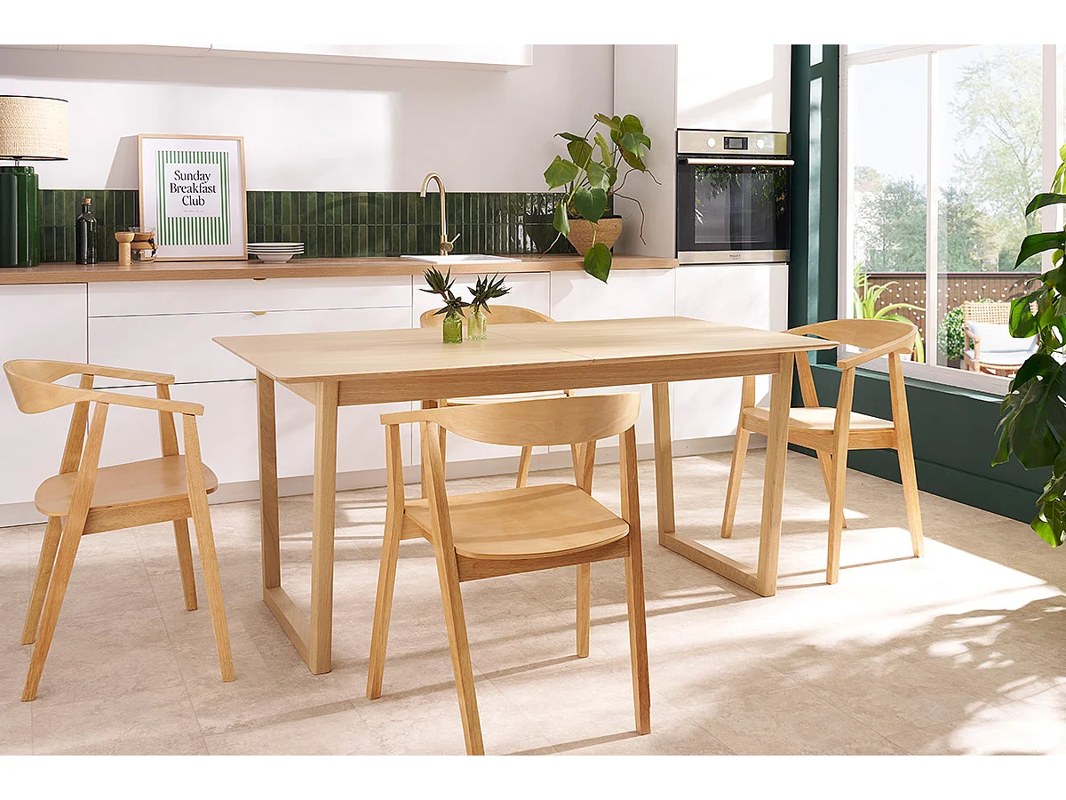 Skandinavische Stühle aus hellem Holz und weißem Schlingenwollstoff (Set von 2) BAHIA