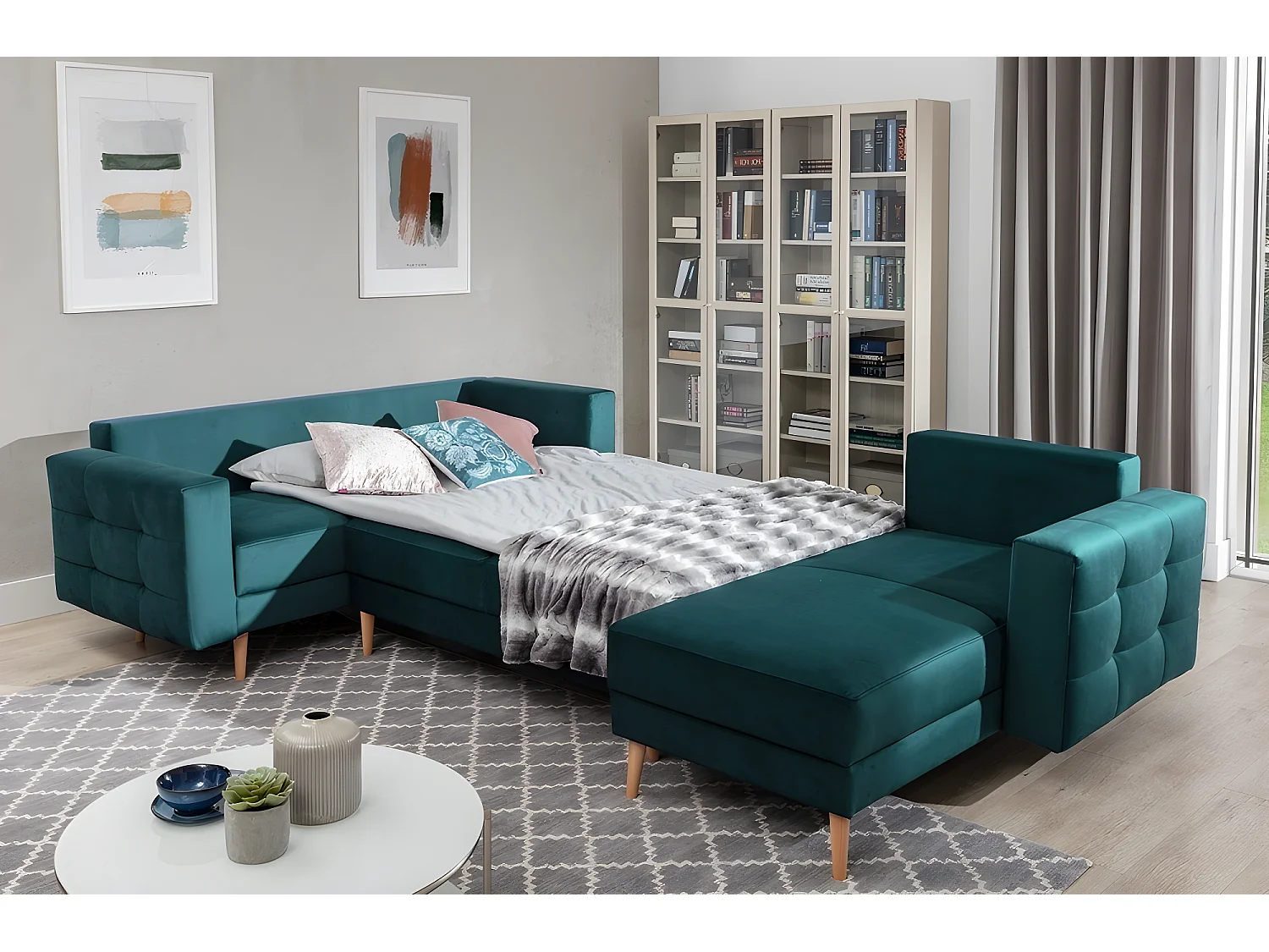 Canapé panoramique convertible - ASMA VELOURS - en tissu de qualité 5 places, vert foncé, méridienne à droite et angle à gauche (vu de face)