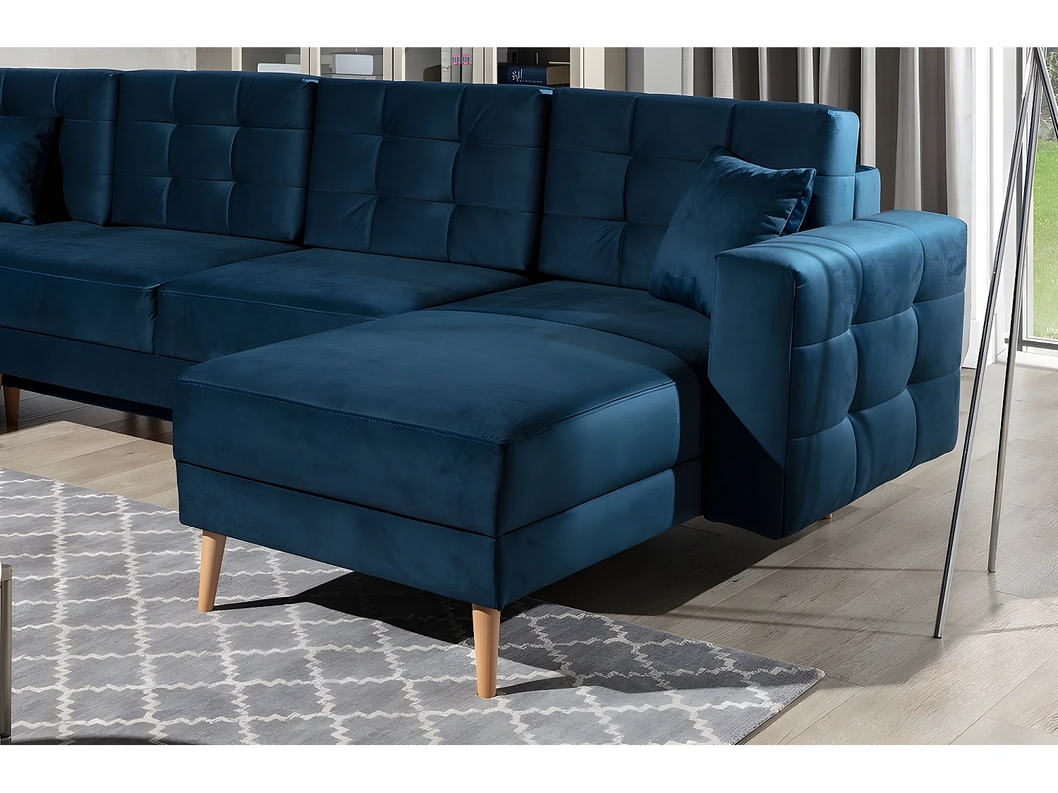 Canapé panoramique convertible - ASMA VELOURS - en tissu de qualité 5 places, bleu foncé, méridienne à droite et angle à gauche (vu de face)