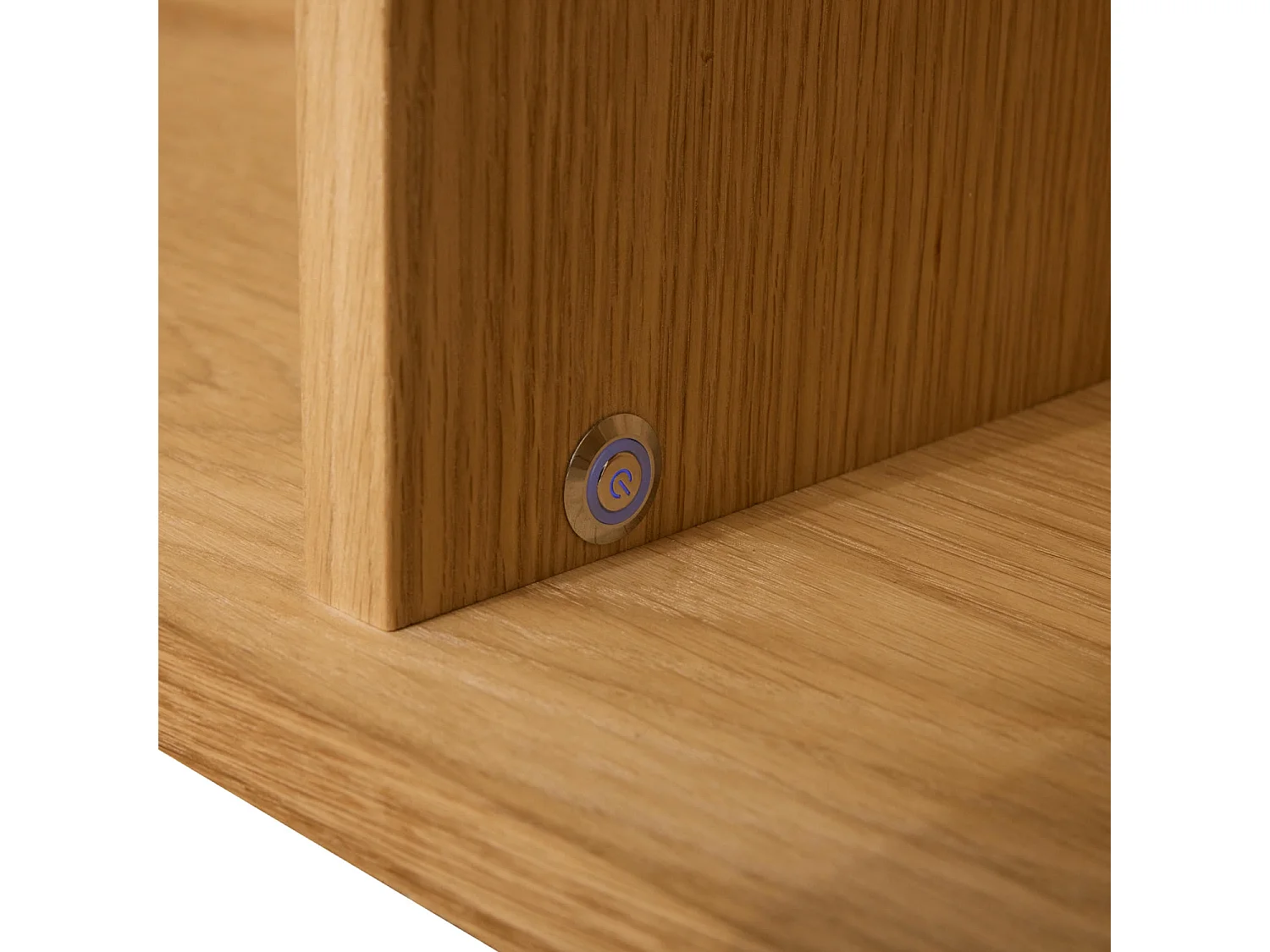 Vitrine murale Nyborg avec 3 portes et 3 niches - Chêne massif et MDF - huile naturelle